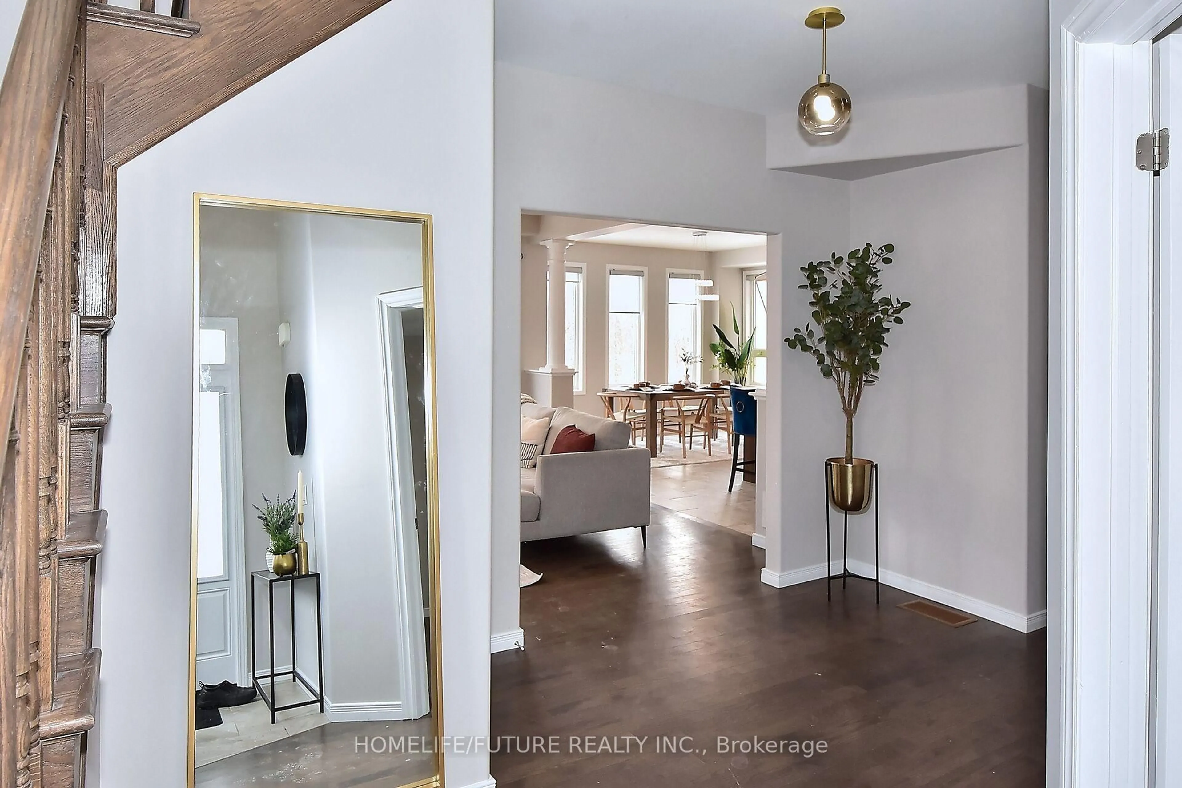 Indoor entryway for 39 Summer Lane, Selwyn Ontario K9L 0G4