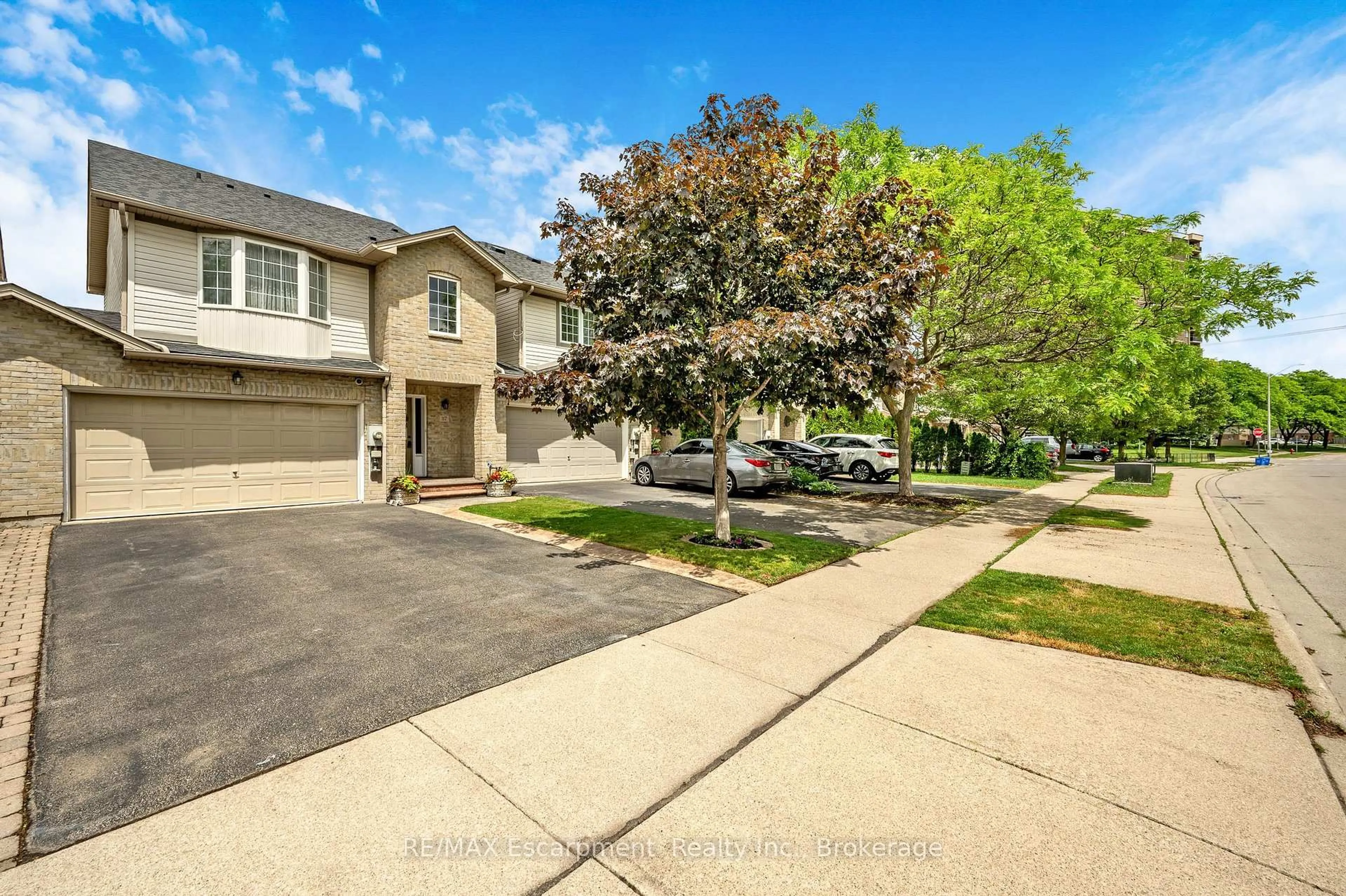 A pic from outside/outdoor area/front of a property/back of a property/a pic from drone, street for 117 Frances Ave, Hamilton Ontario L8E 6A3