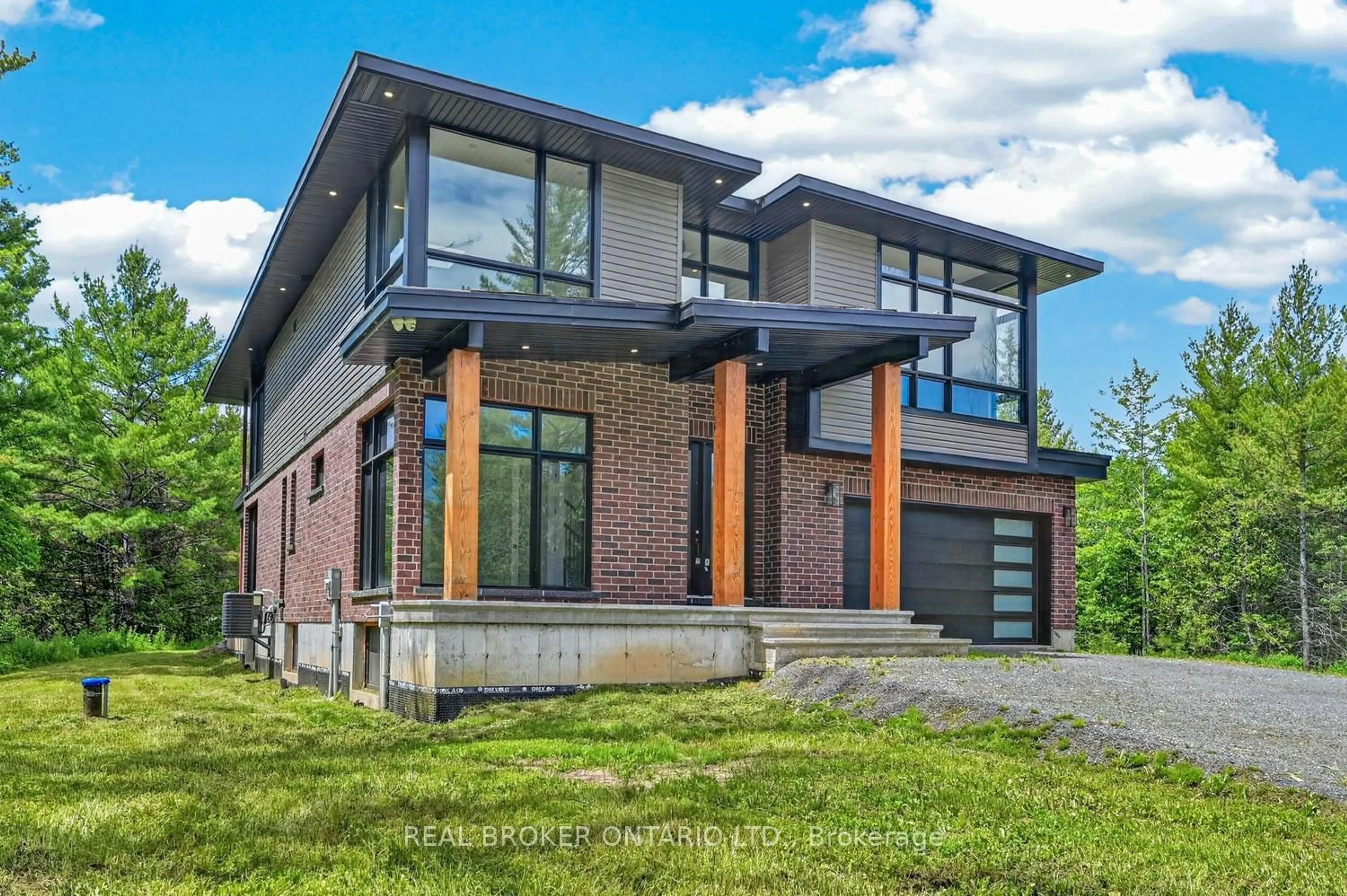 Home with brick exterior material, unknown for 2068 RICHMOND Rd, Smiths Falls Ontario K7A 4S7