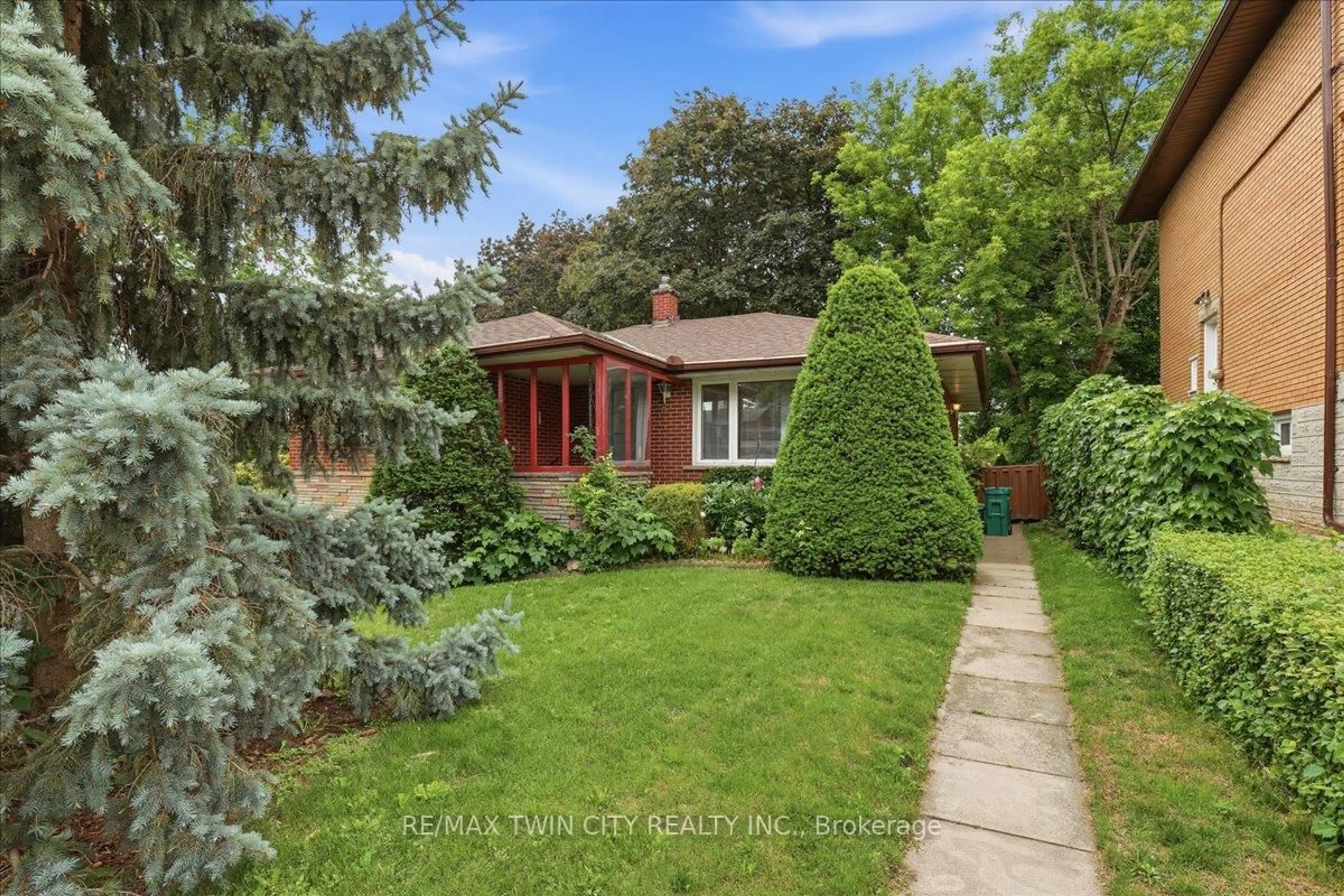 Home with brick exterior material, street for 118 Wilfred Ave, Kitchener Ontario N2A 1X1