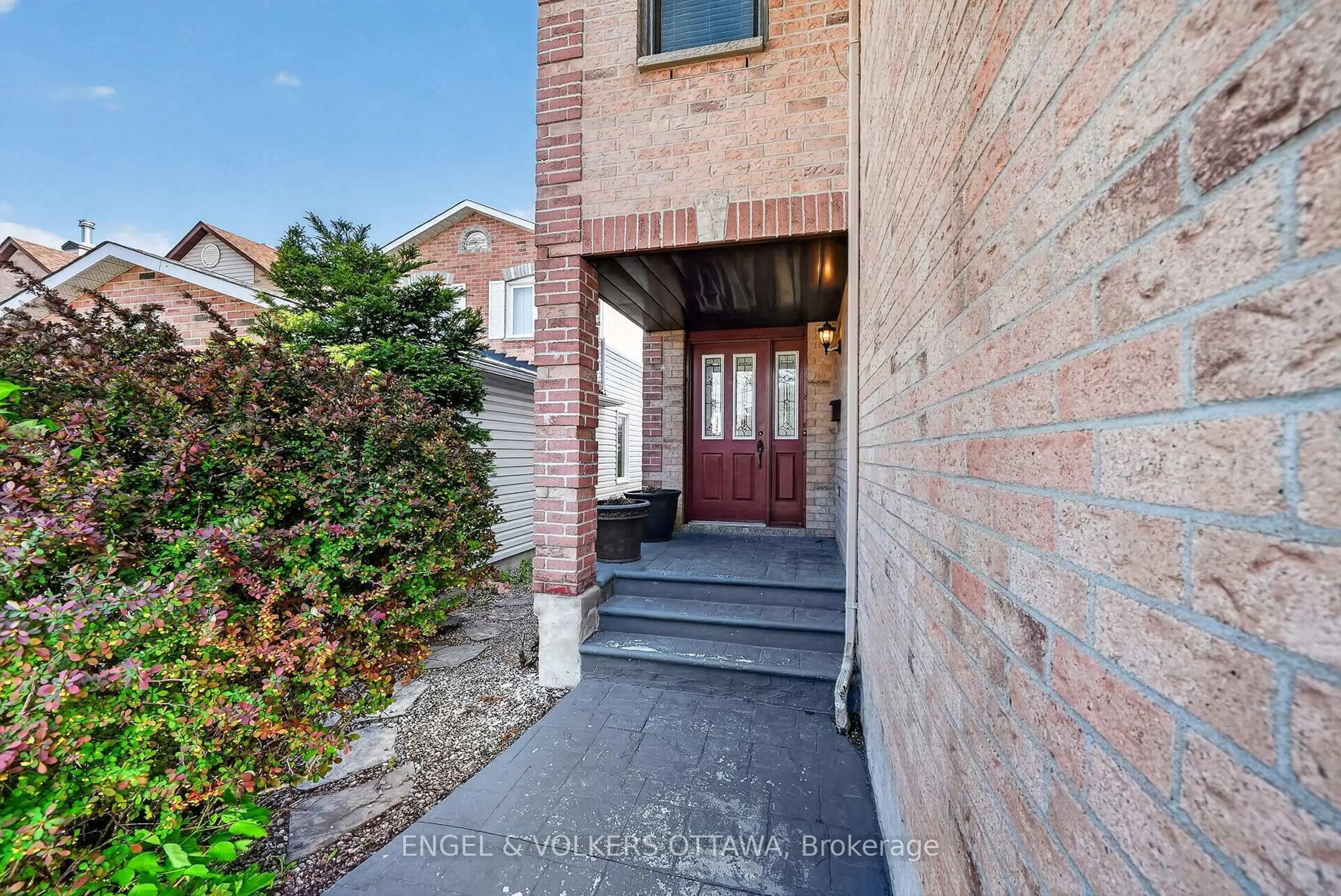 Home with brick exterior material, street for 6592 Windsong Ave, Orleans Ontario K1C 6M9