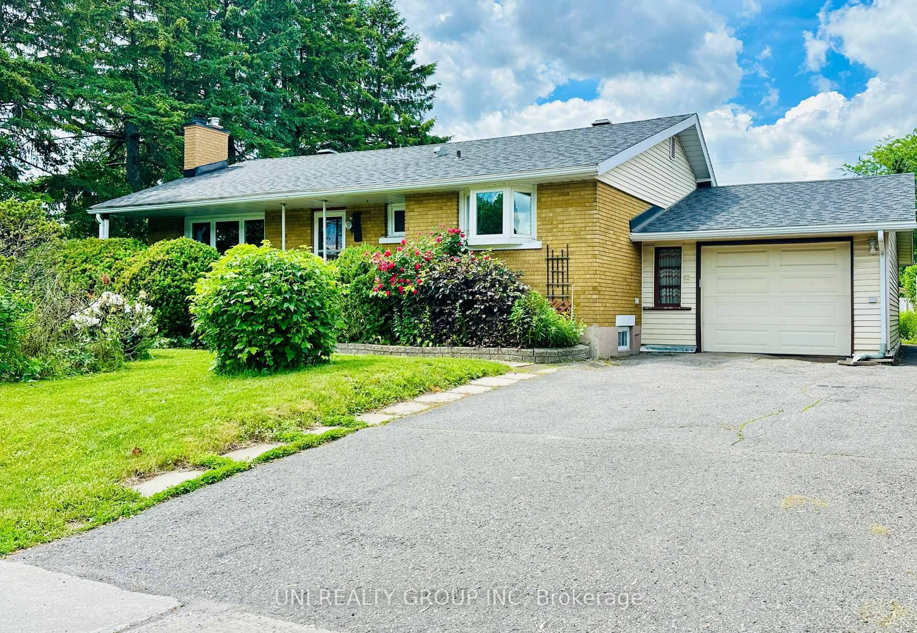 Home with vinyl exterior material, street for 77 Meadowlands Dr, Ottawa Ontario K2G 2R9