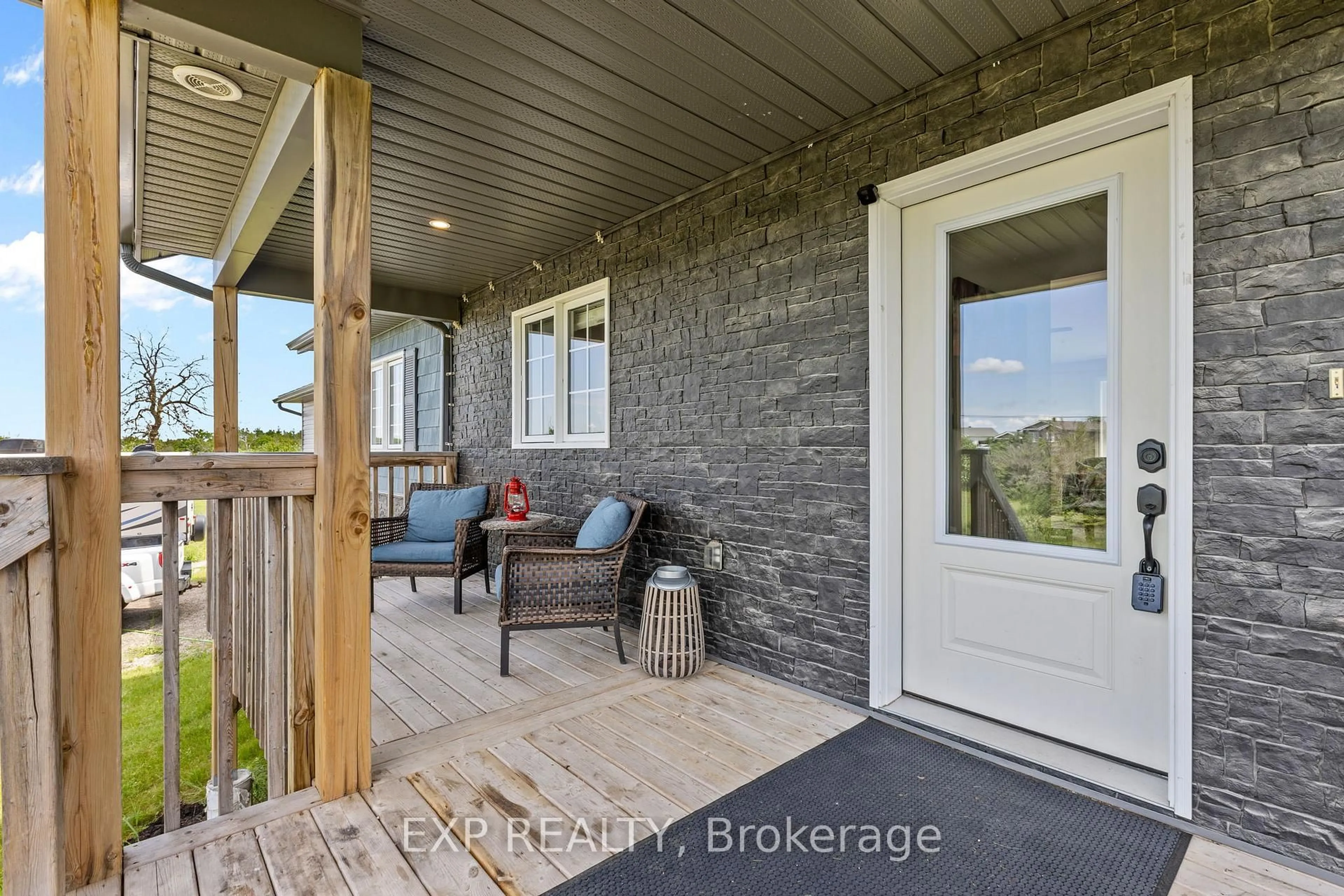 Indoor entryway for 4153 Roger Stevens Dr, Smiths Falls Ontario K7A 4S6