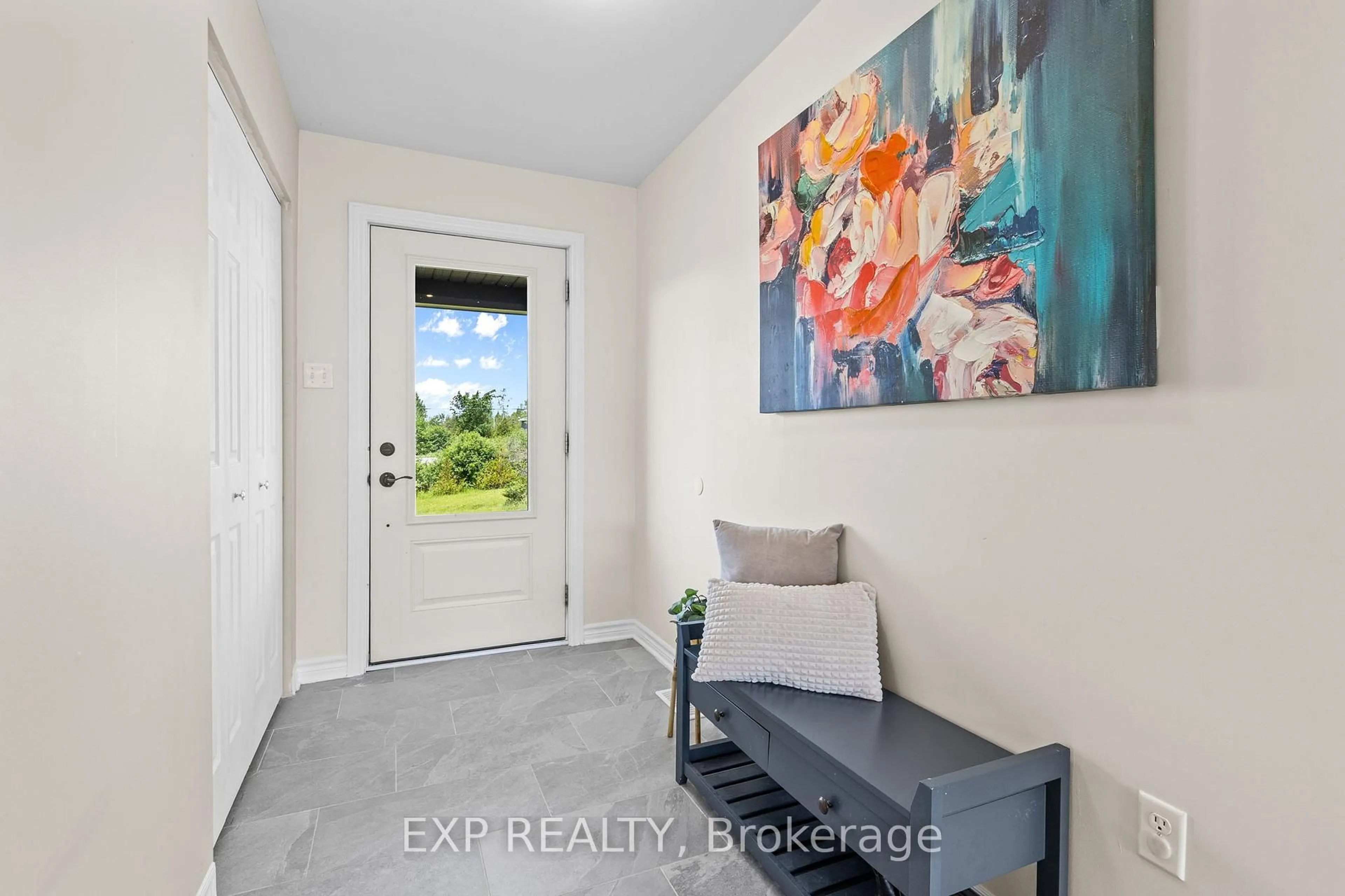 Indoor entryway for 4153 Roger Stevens Dr, Smiths Falls Ontario K7A 4S6