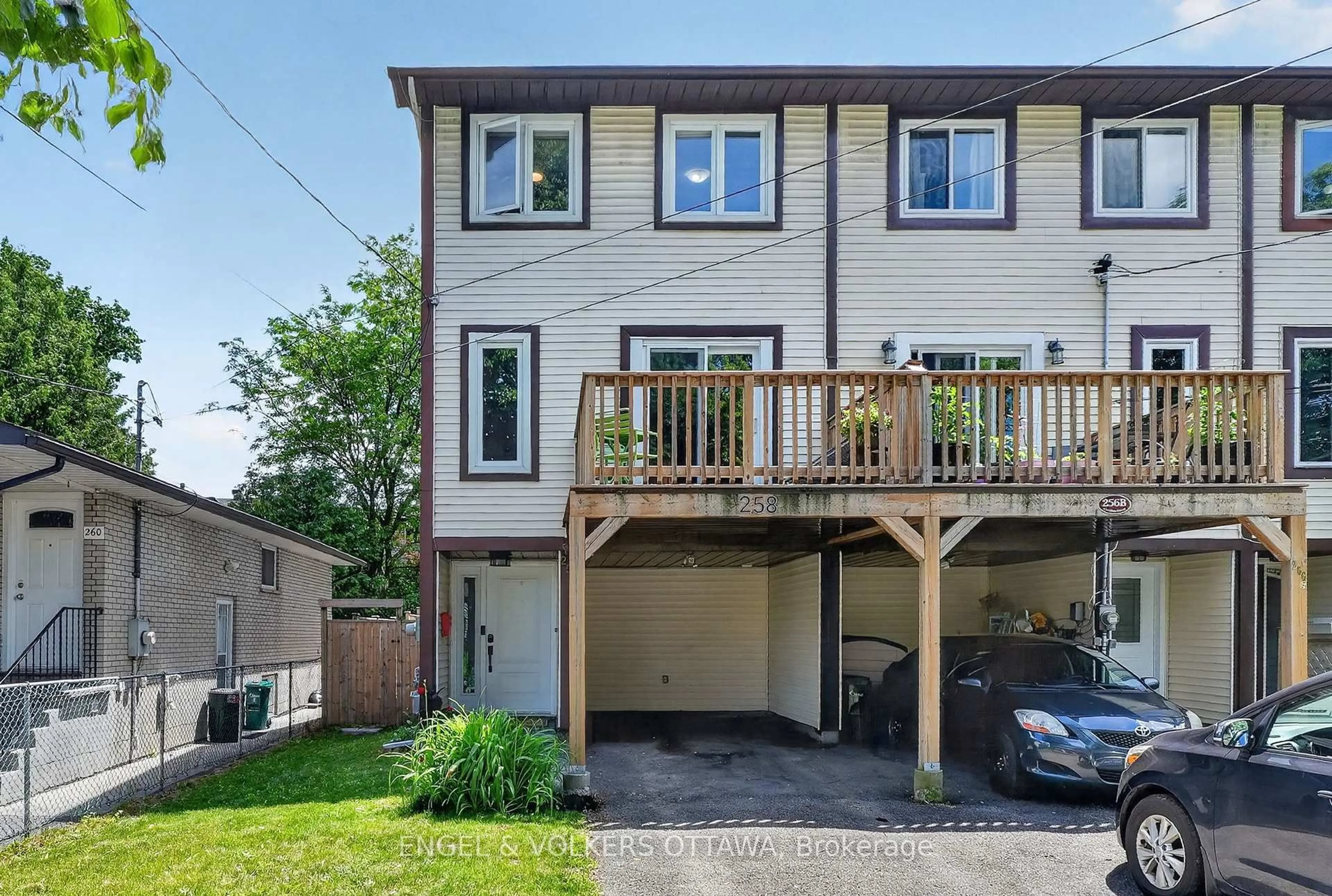 Unknown for 258 Carillon St, Ottawa Ontario K1L 5X6