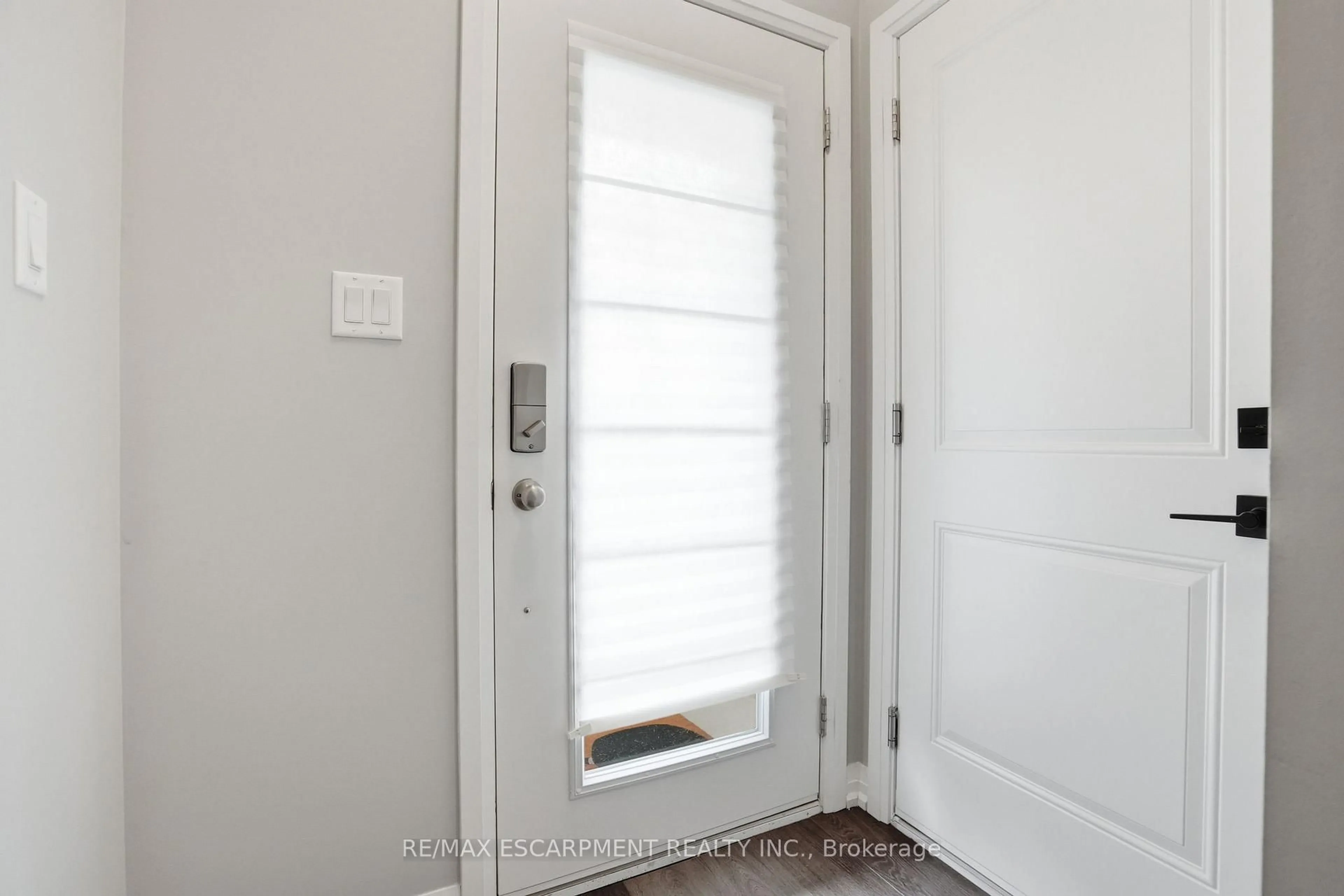 Indoor entryway for 61 Soho St #57, Hamilton Ontario L8J 0M6