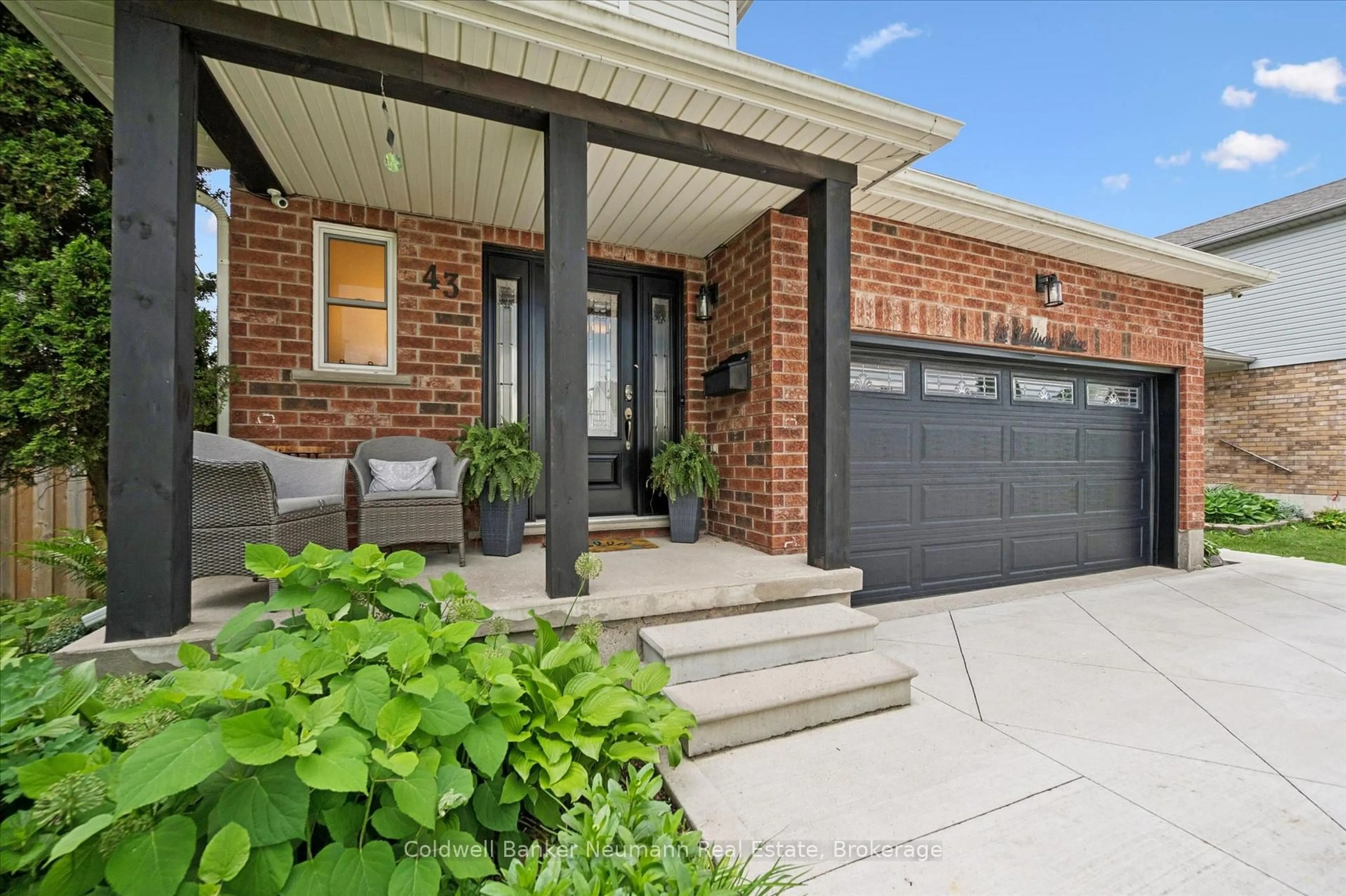 Home with brick exterior material, street for 43 Pattison Pl, Centre Wellington Ontario N1M 3V3