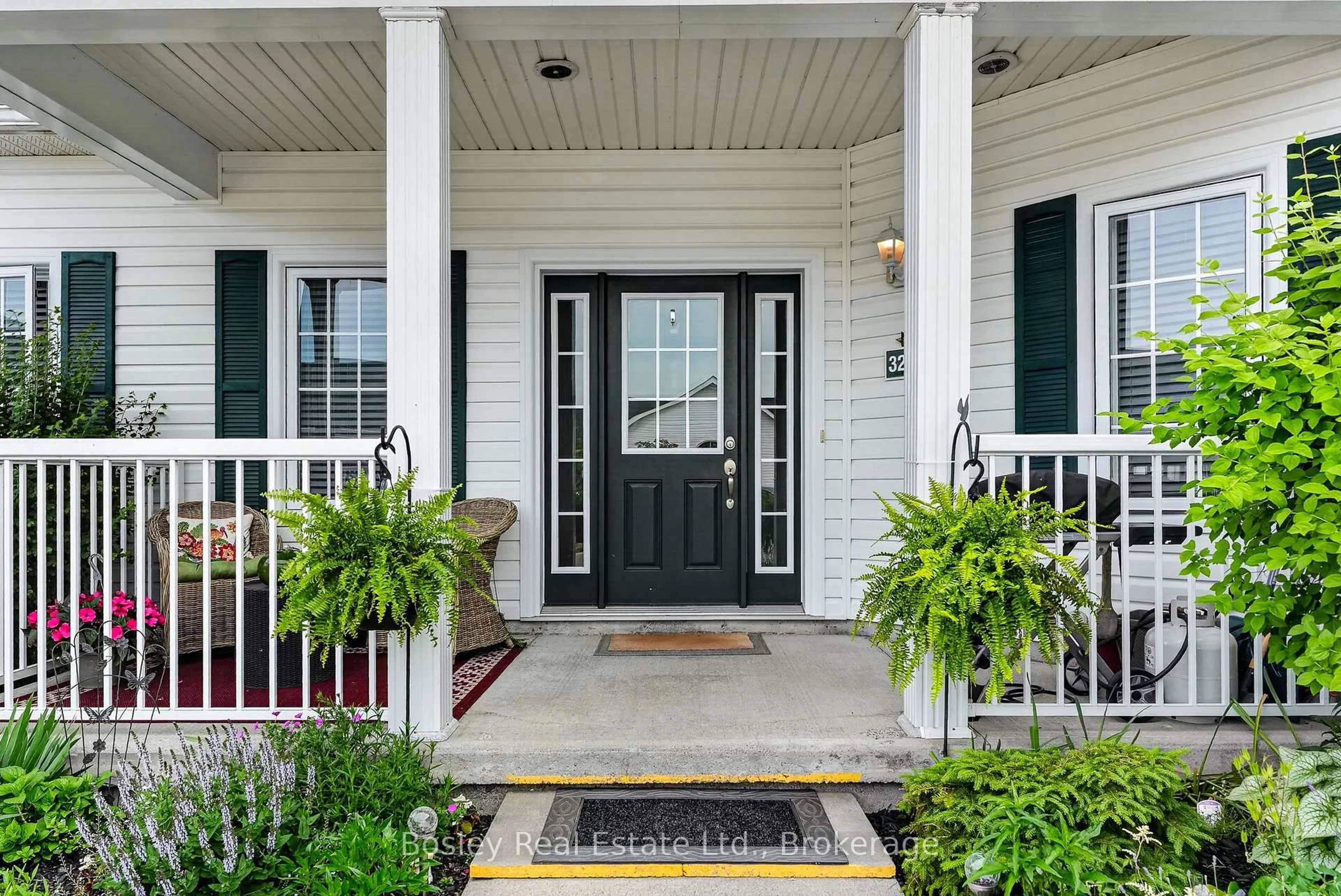 Indoor entryway for 300 Croft St #3202, Port Hope Ontario L1A 0E1