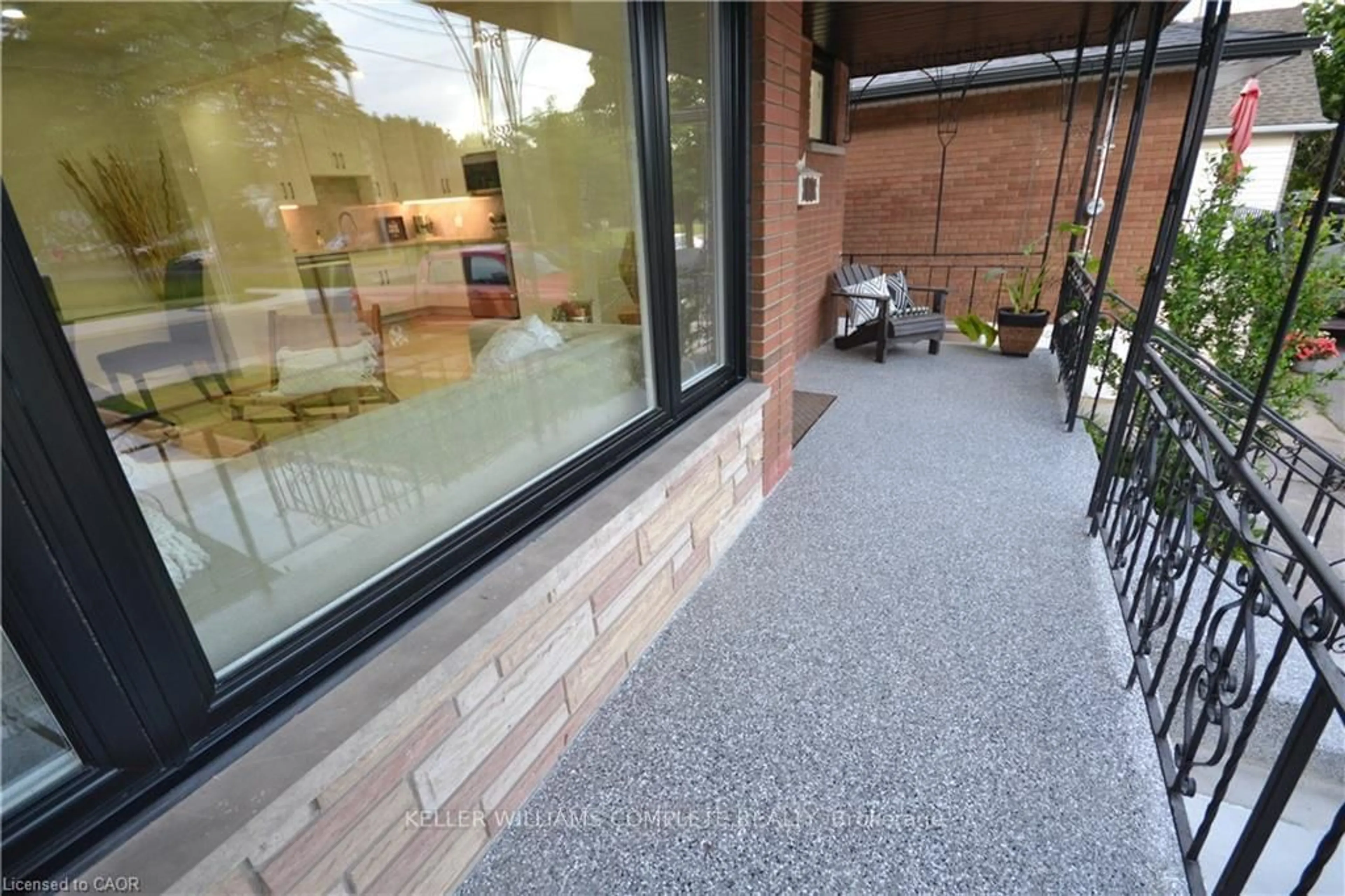 Patio, street for 101 REID Ave, Hamilton Ontario L8H 6E2
