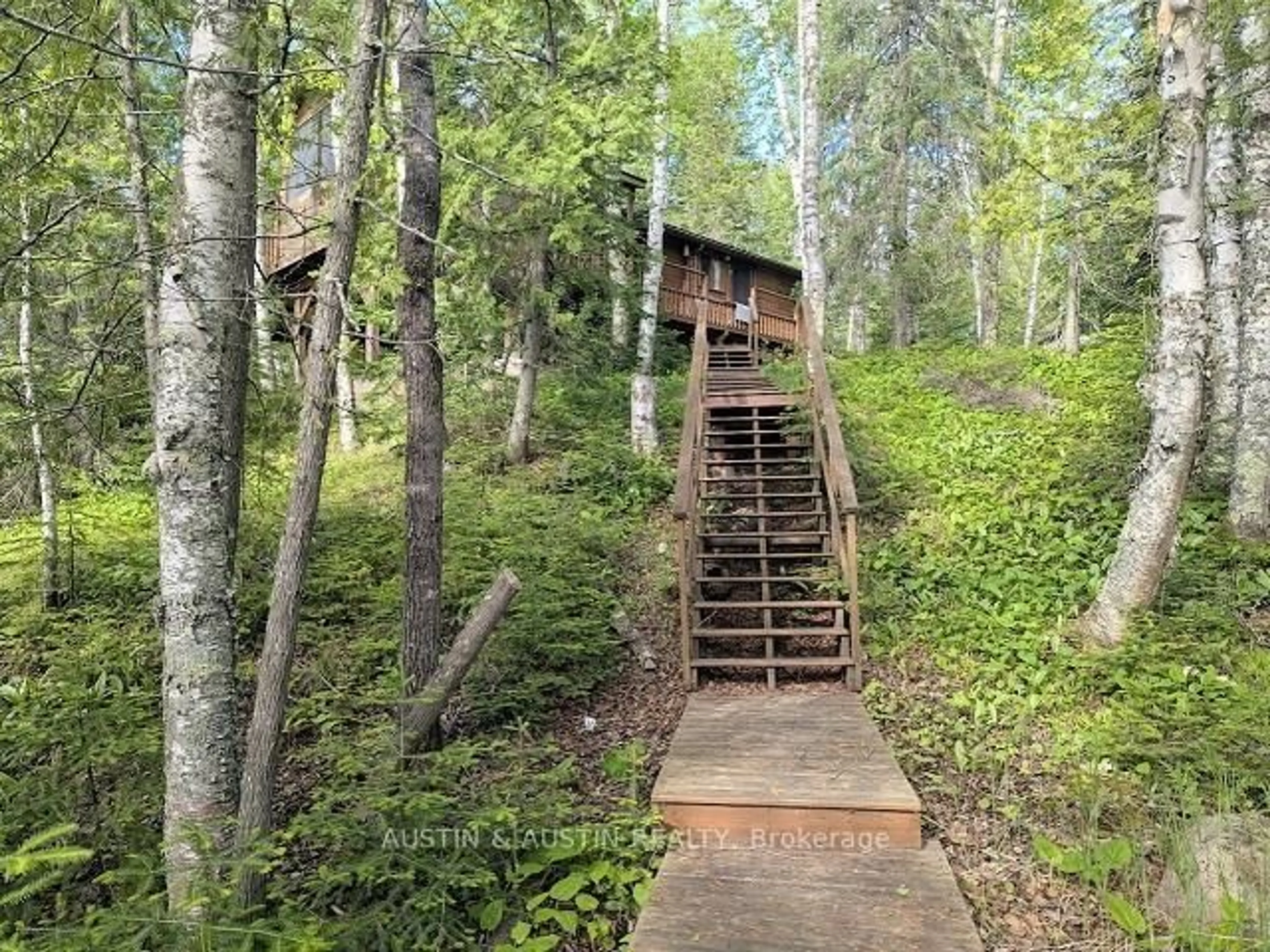 Stairs for 2156 Mavis Lake Rd, Kenora Remote Area Ontario P8N 0A2