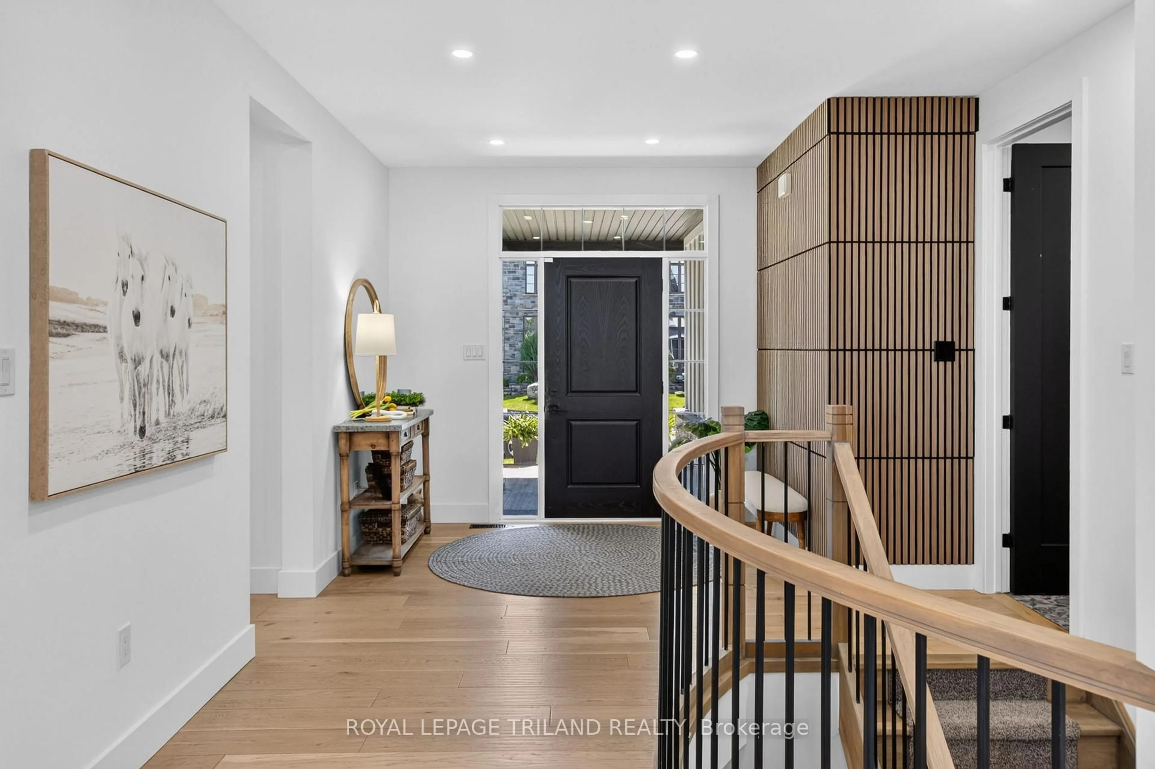 Indoor entryway for 1757 Upper West Ave, London South Ontario N6K 0J2