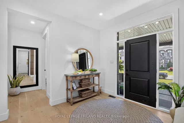 1757 Upper West Ave, London South 5
