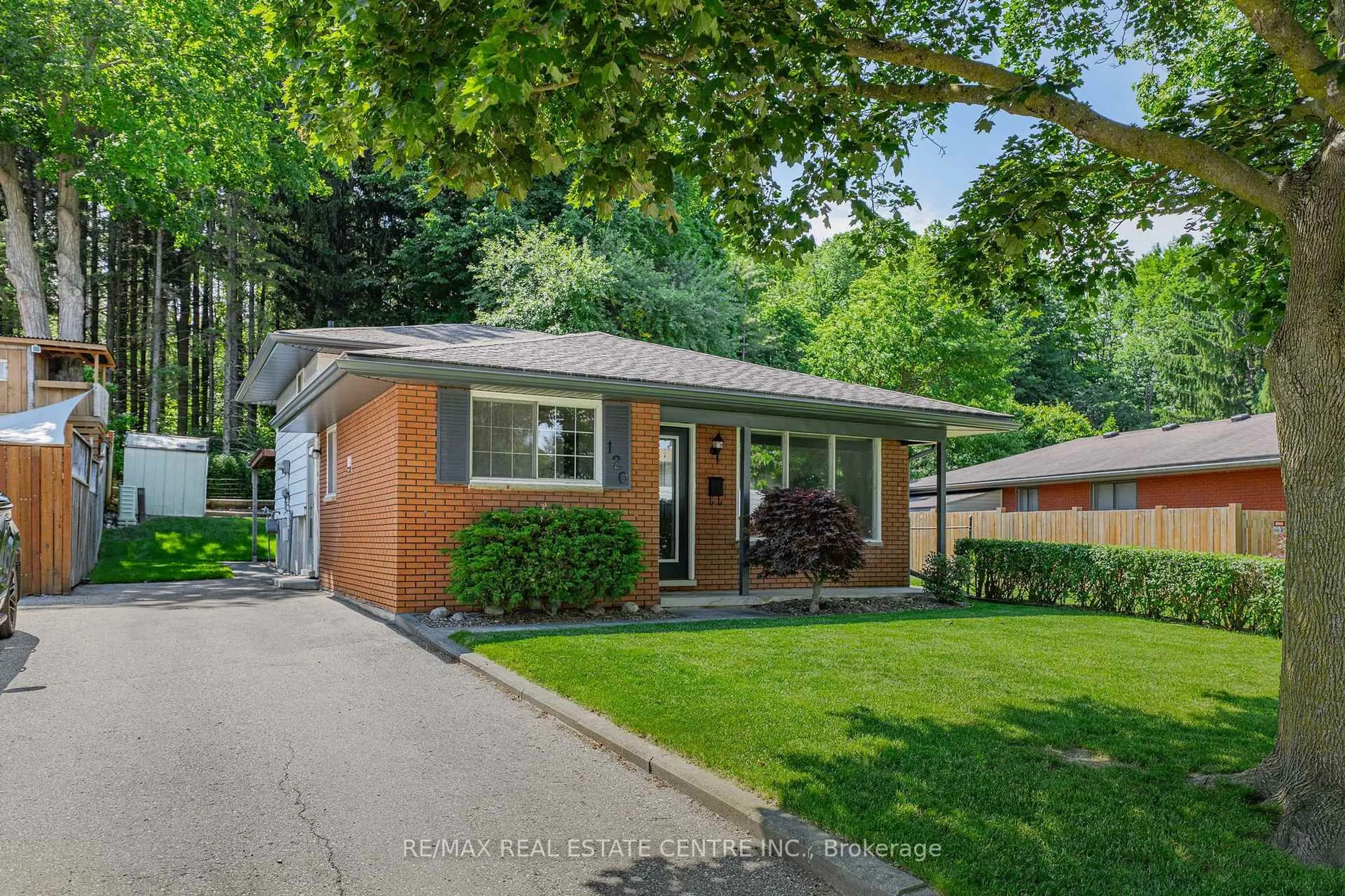 Home with brick exterior material, street for 120 Arrowhead Cres, Kitchener Ontario N2P 1B9
