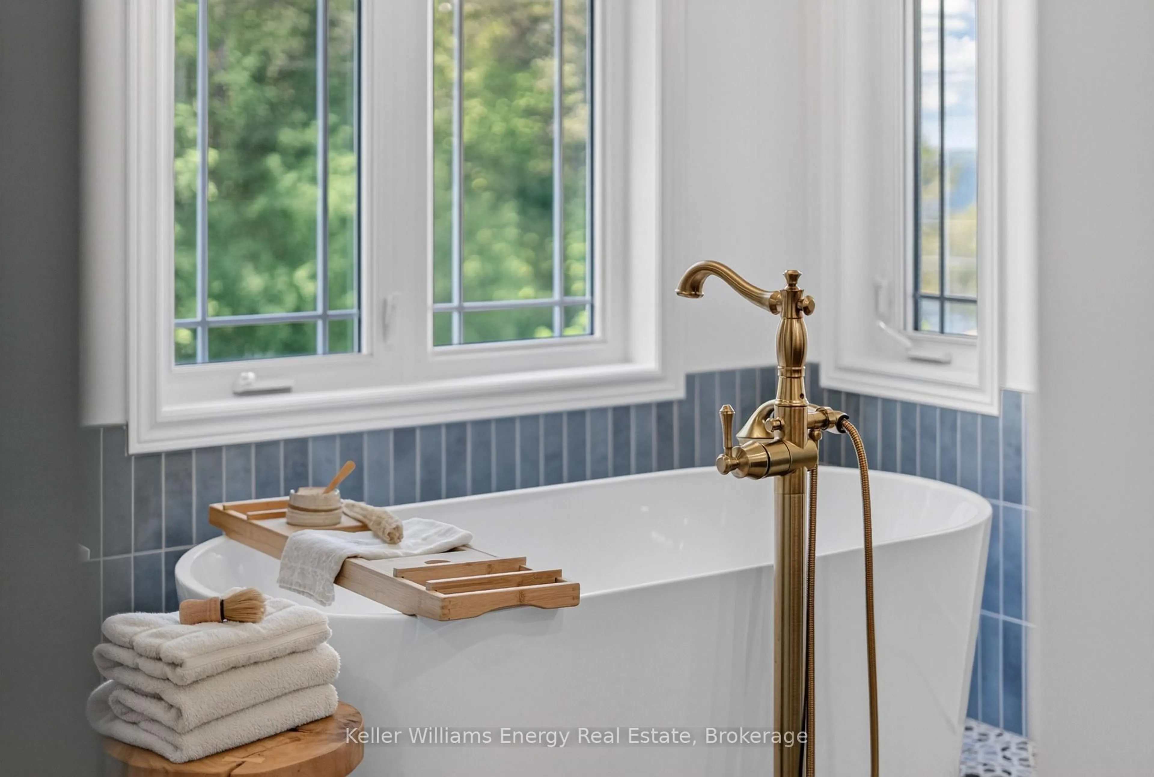 Contemporary bathroom, ceramic/tile floor for 1766 North Big Island Rd, Prince Edward County Ontario K0K 1W0