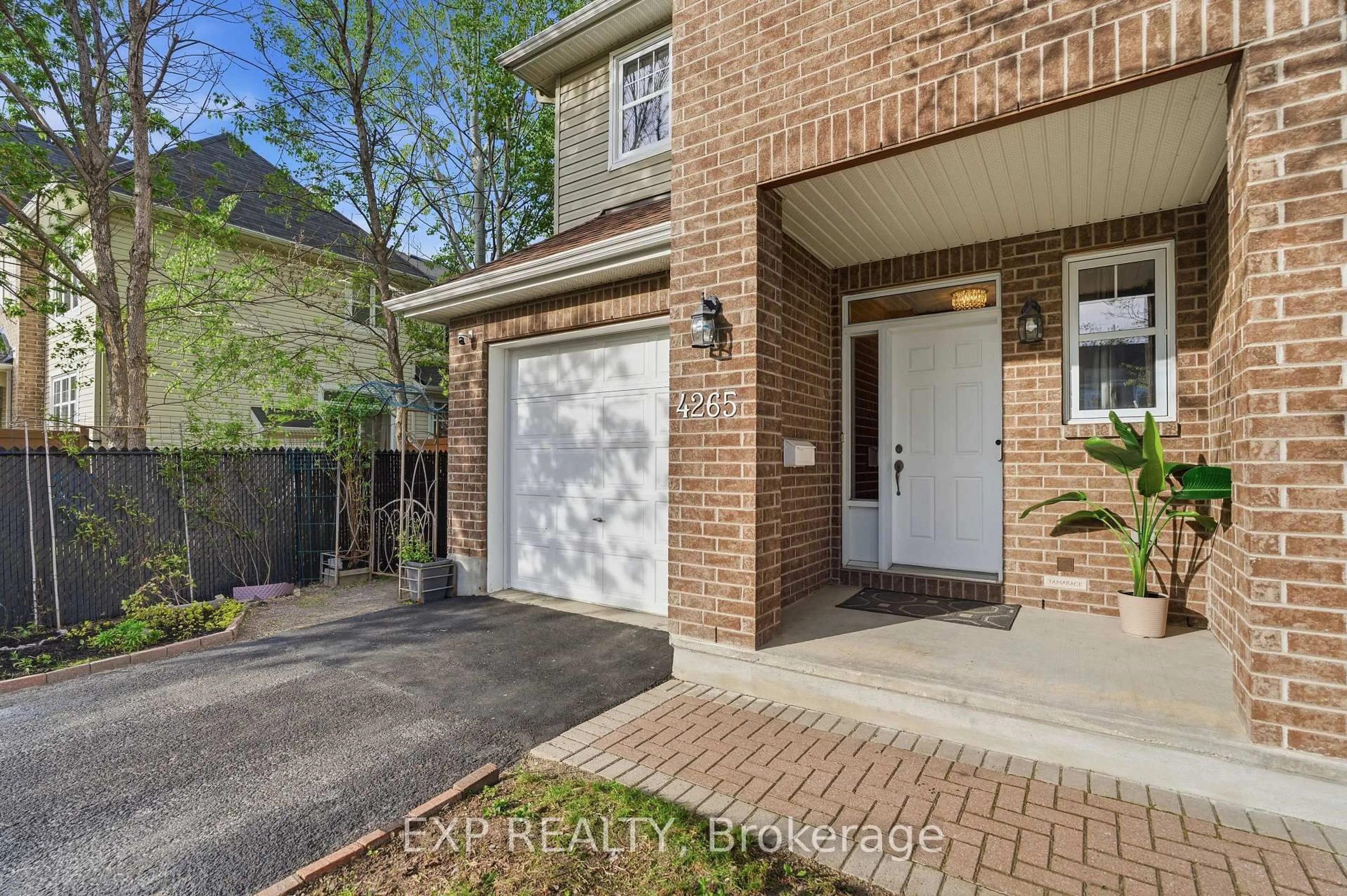 Unknown for 4265 Kelly Farm Dr, Ottawa Ontario K1T 0A6