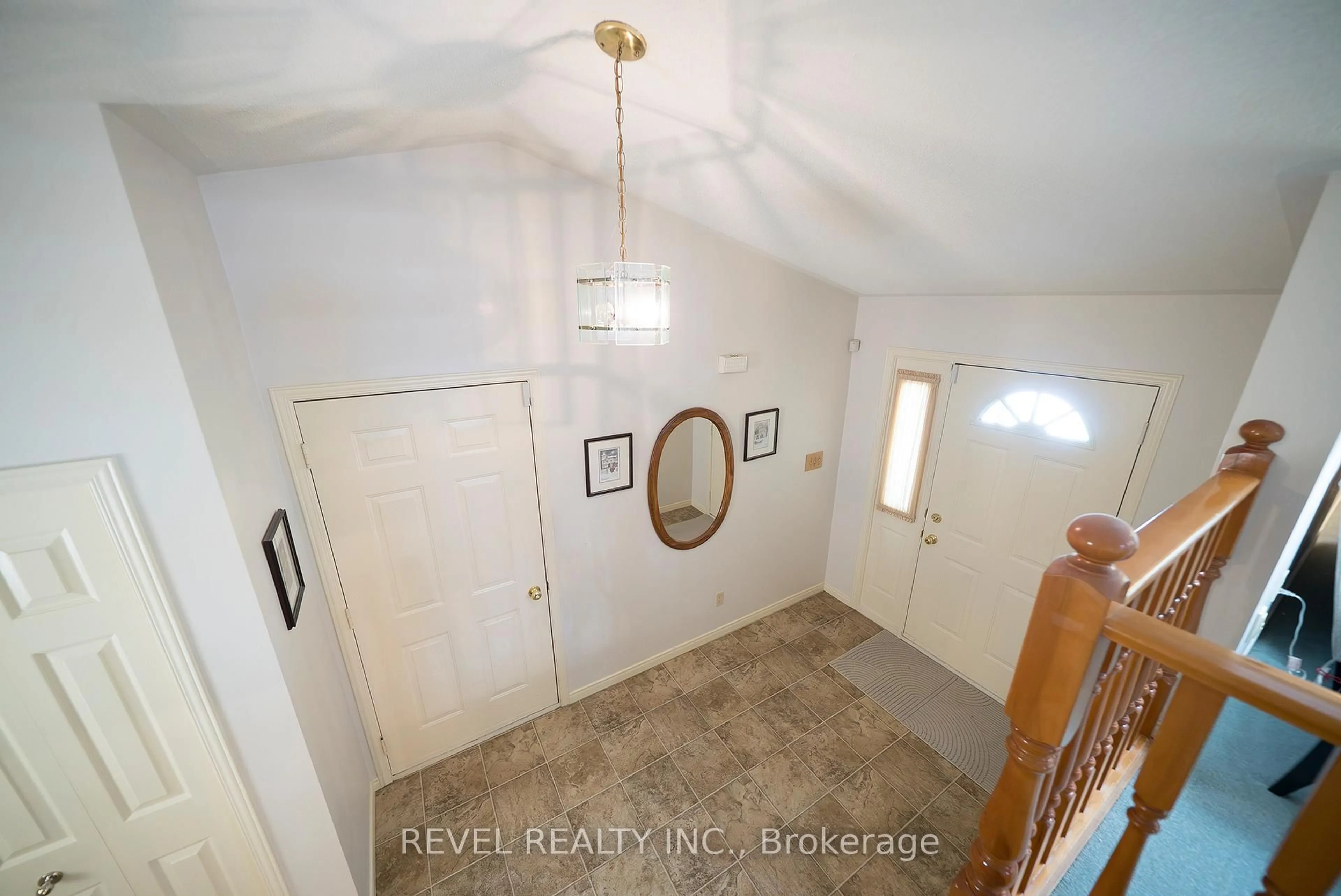 A pic of a room for 23 Trillium Way, Brantford Ontario N3R 7T7