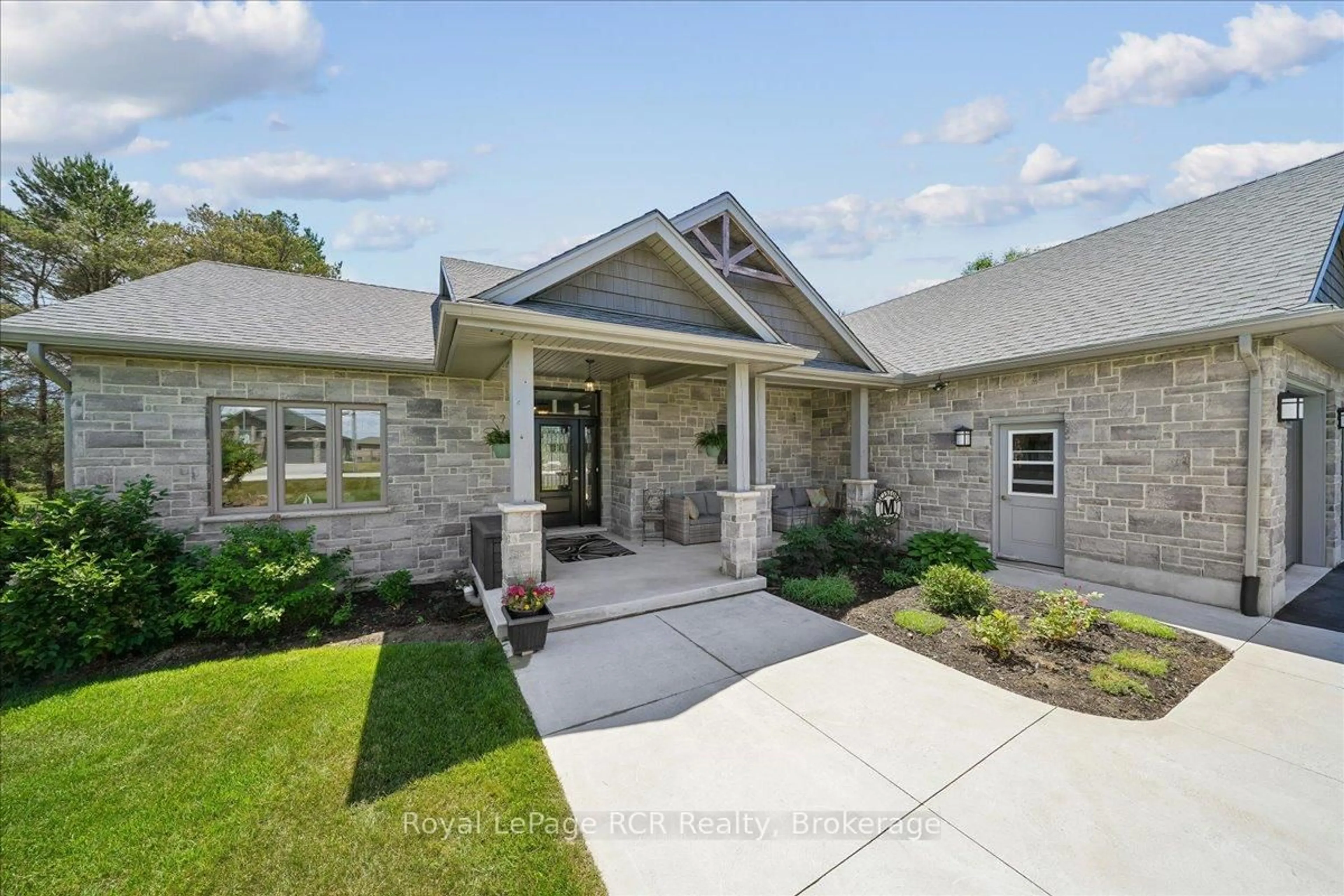 Home with brick exterior material, unknown for 822760 Sideroad 1, Chatsworth Ontario N0H 1G0