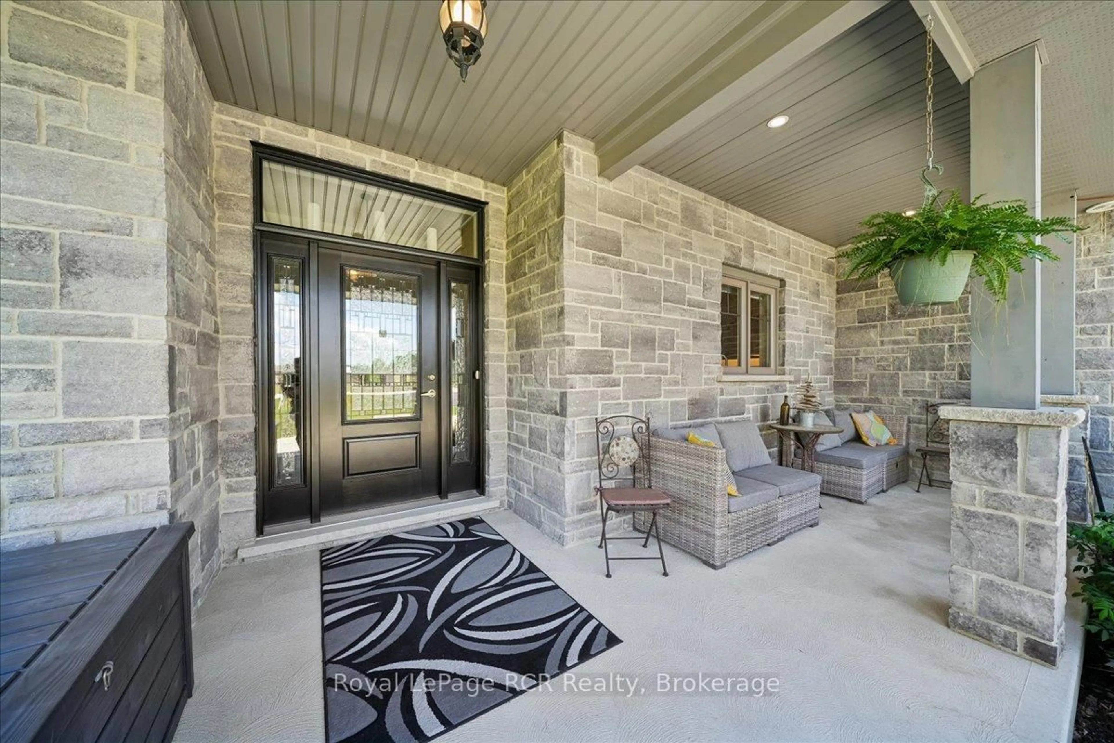 Indoor entryway for 822760 Sideroad 1, Chatsworth Ontario N0H 1G0