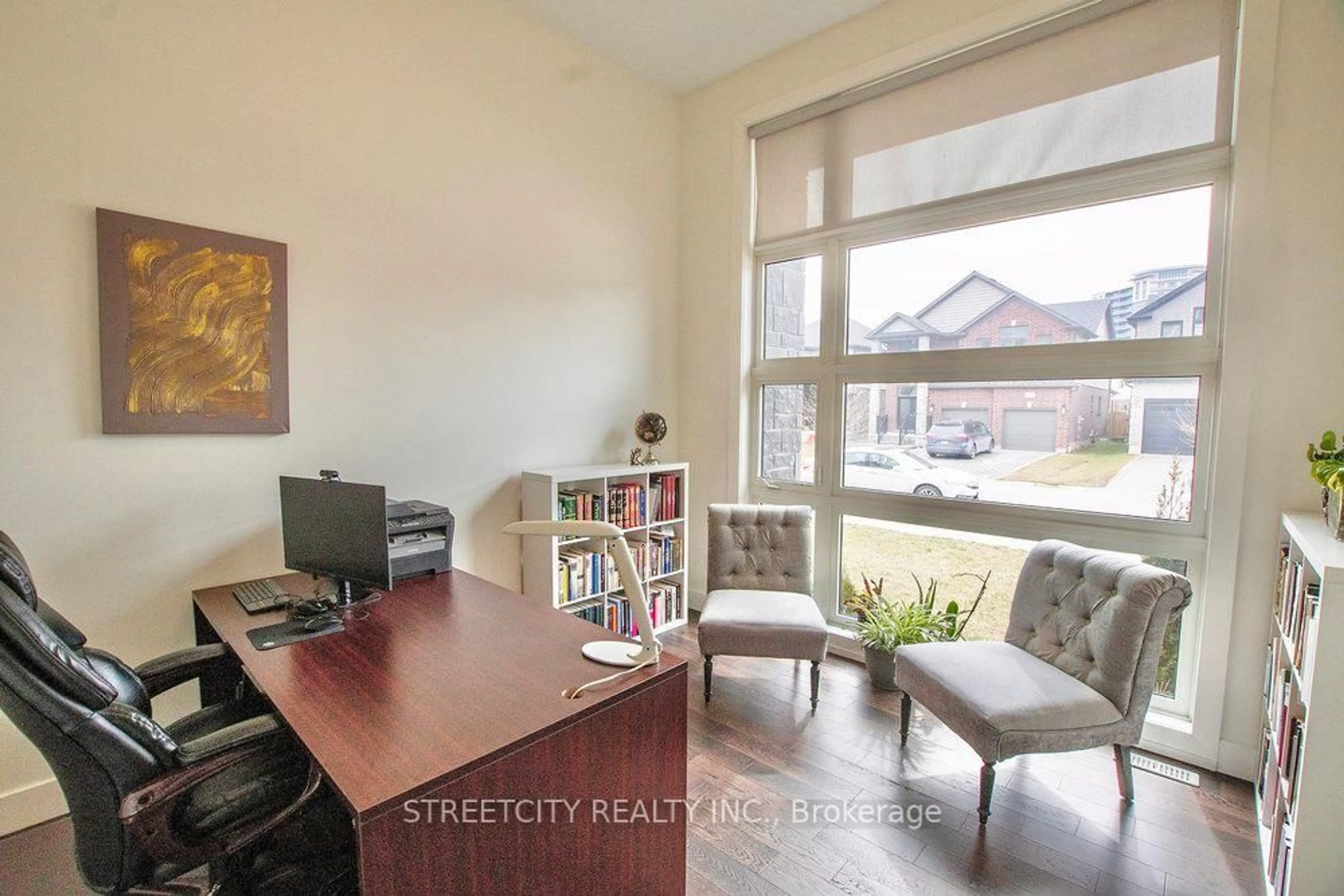 A pic of a room for 1345 Dyer Cres, London North Ontario N6G 0S7