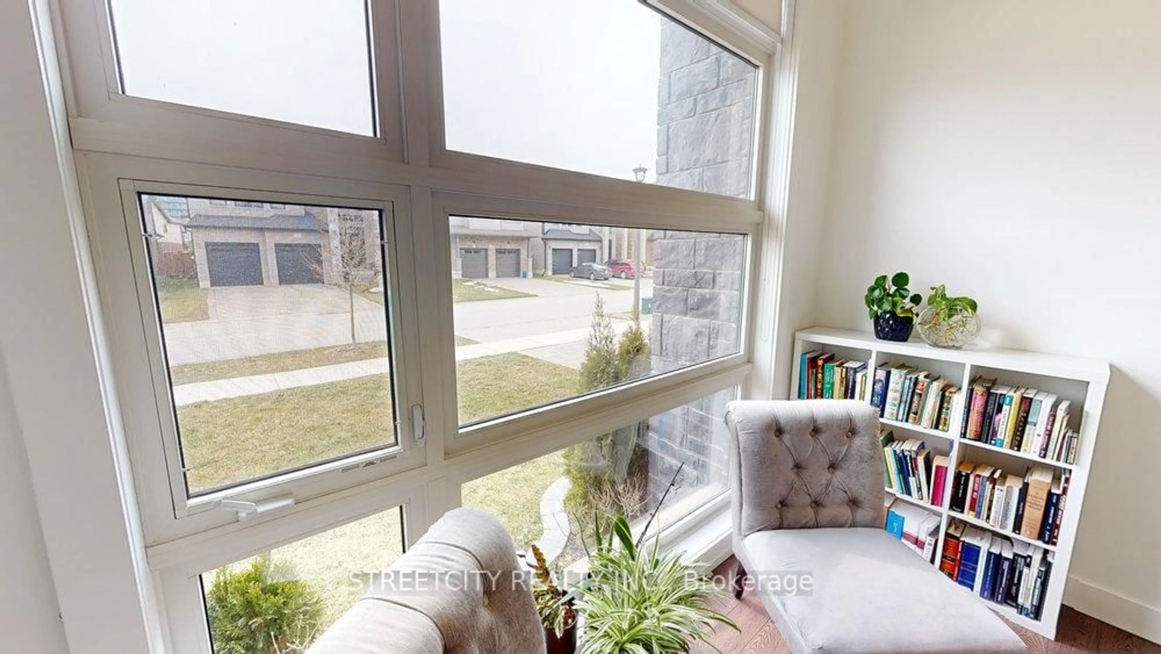 Unknown for 1345 Dyer Cres, London North Ontario N6G 0S7