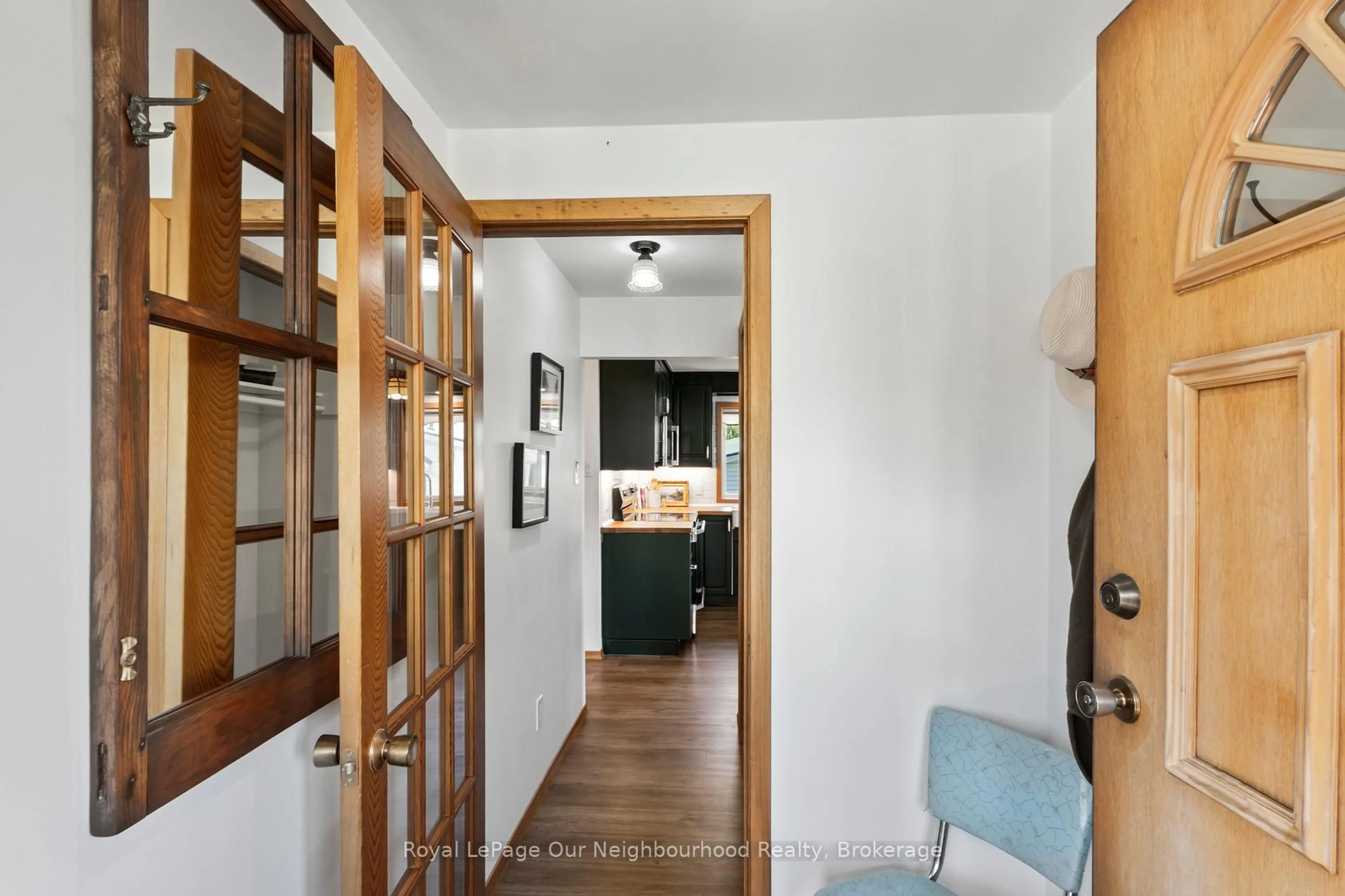 Indoor entryway for 103 Homewood Ave, Trent Hills Ontario K0L 1Y0