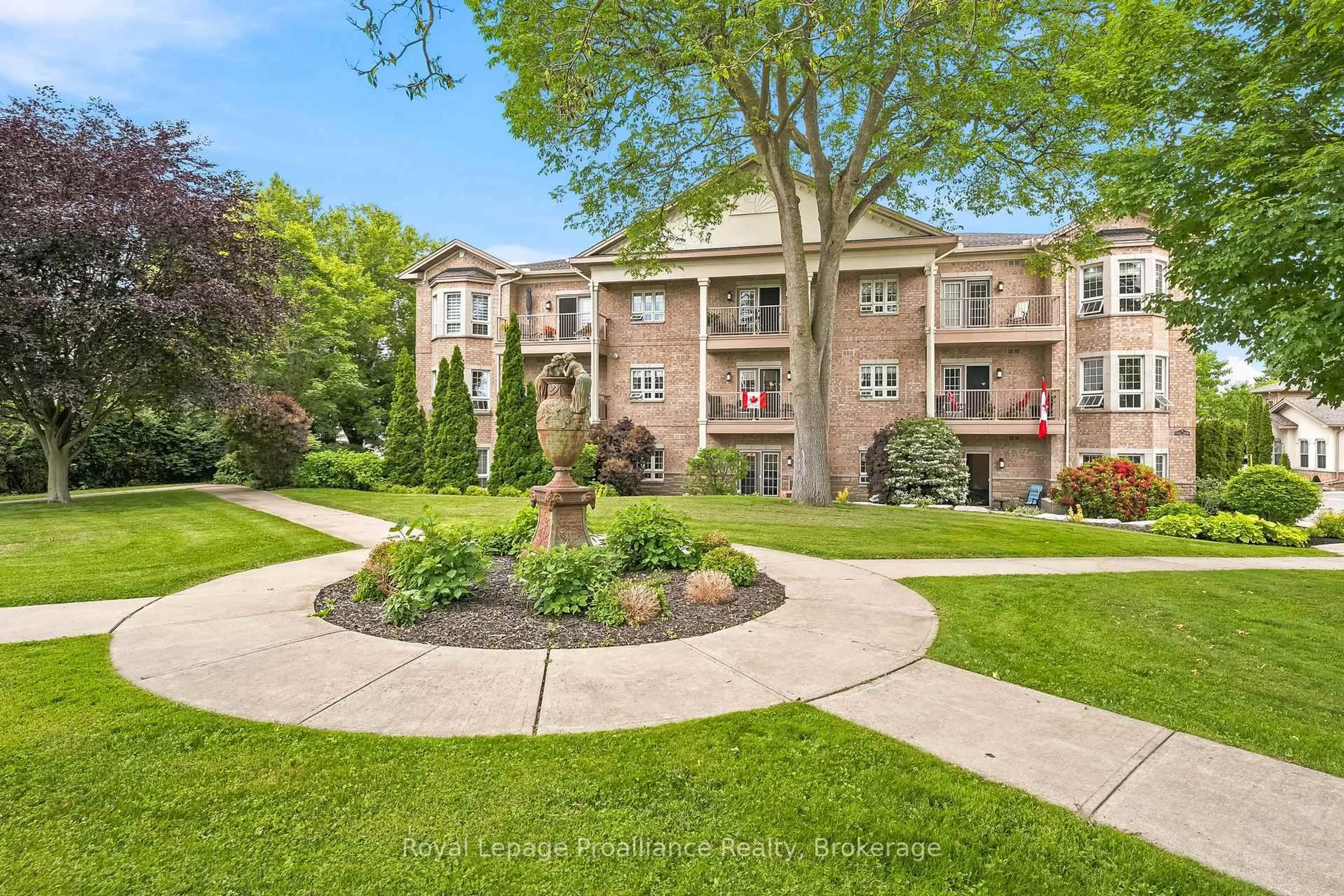 Patio, unknown for 120 University Ave #6101, Cobourg Ontario K9A 0A9