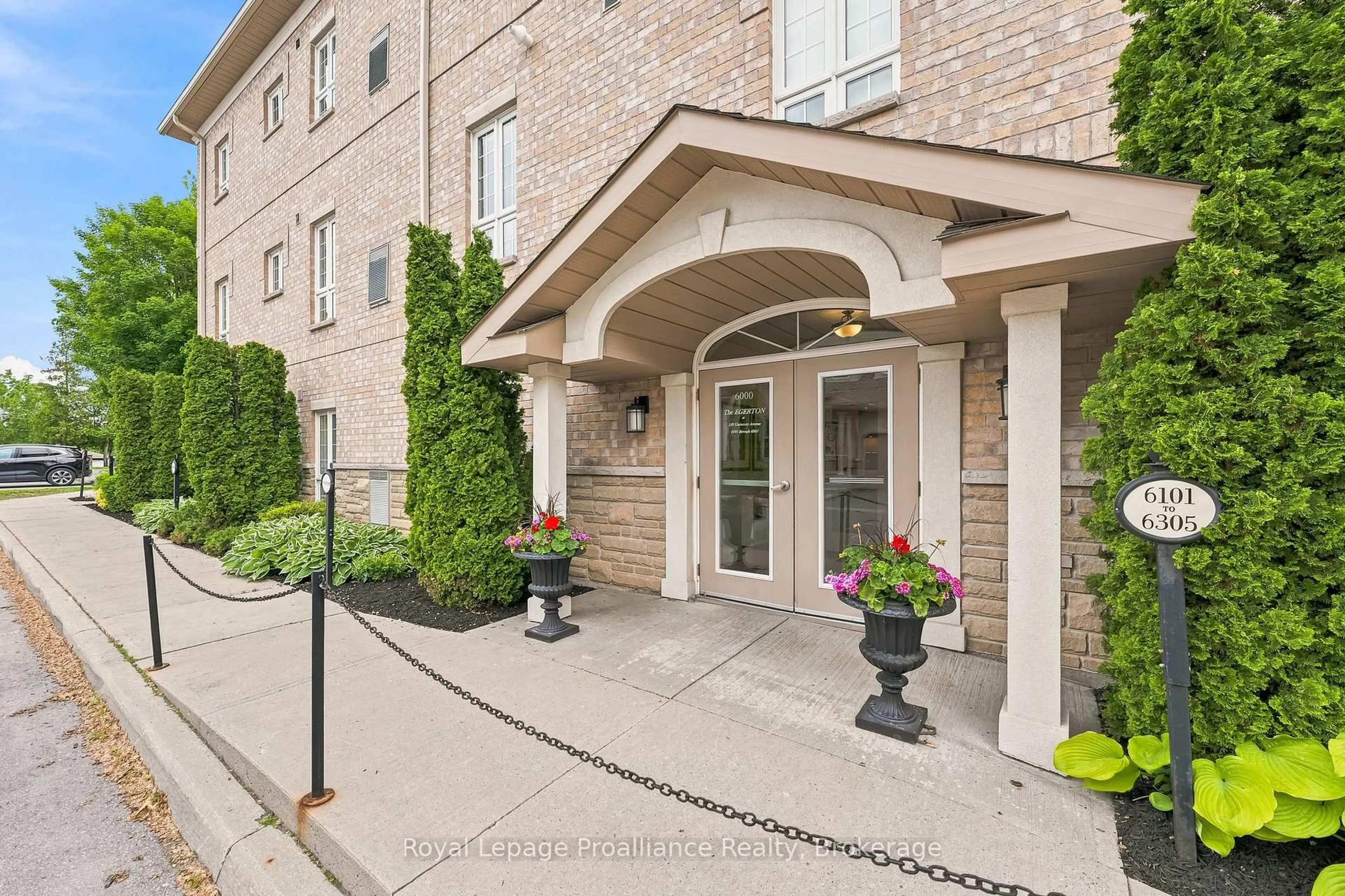 Indoor entryway for 120 University Ave #6101, Cobourg Ontario K9A 0A9