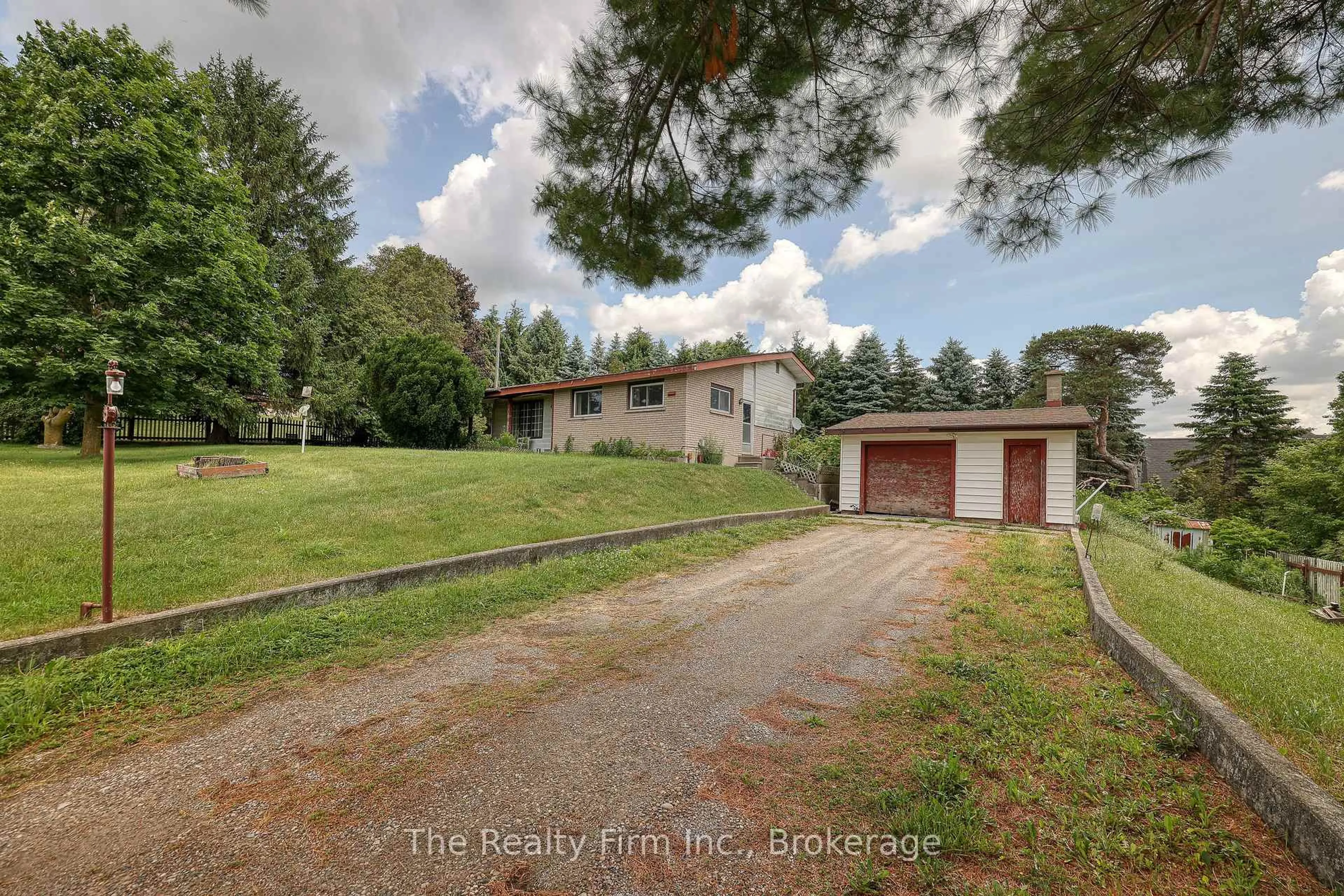 A pic from outside/outdoor area/front of a property/back of a property/a pic from drone, street for 18 Embro St, South-West Oxford Ontario N0J 1A0