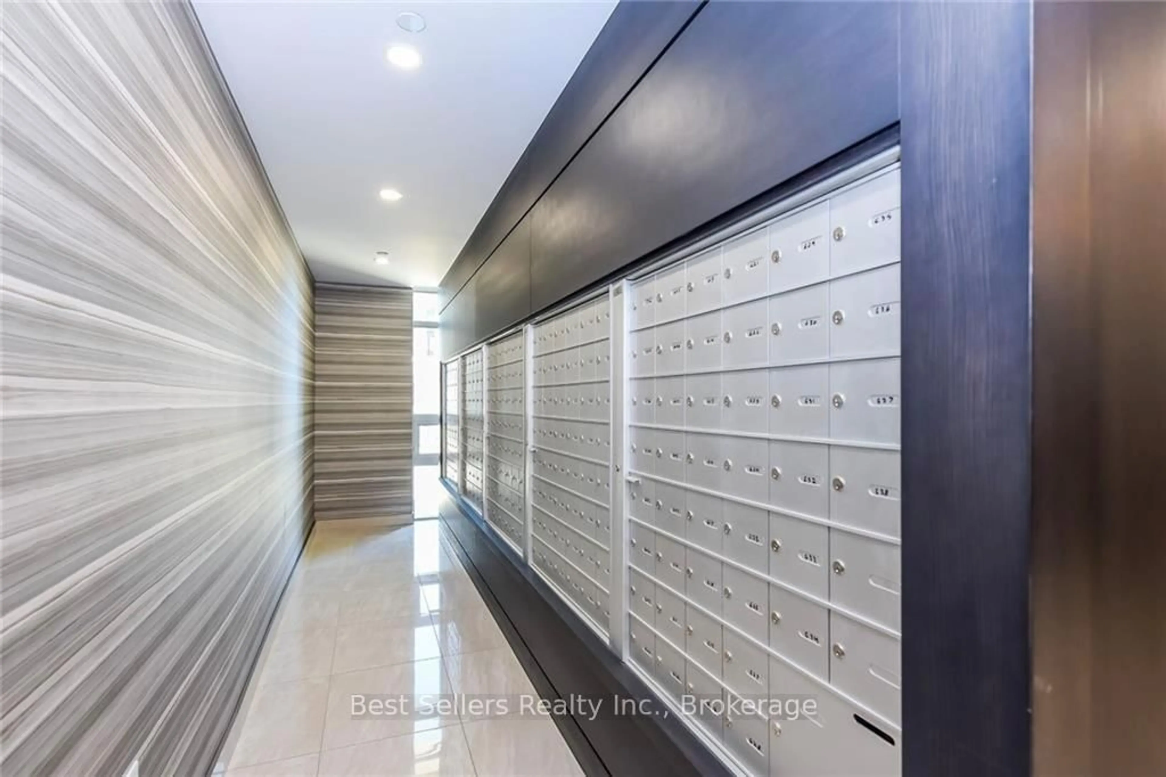 Unknown for 125 Shoreview Pl #208, Hamilton Ontario L8E 0K3