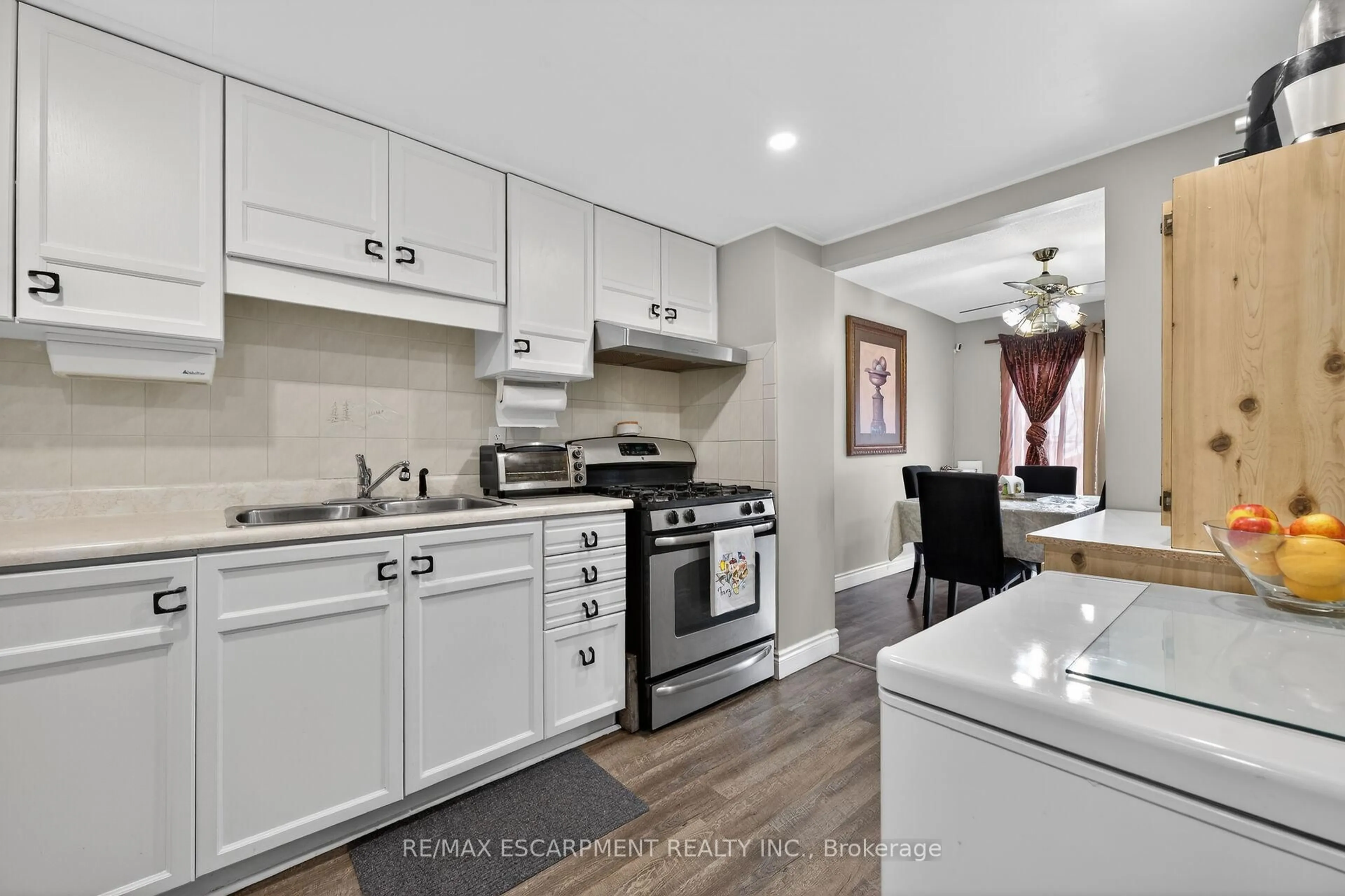 Open concept kitchen, ceramic/tile floor for 1675 Upper Gage Ave #47, Hamilton Ontario L8W 3R8