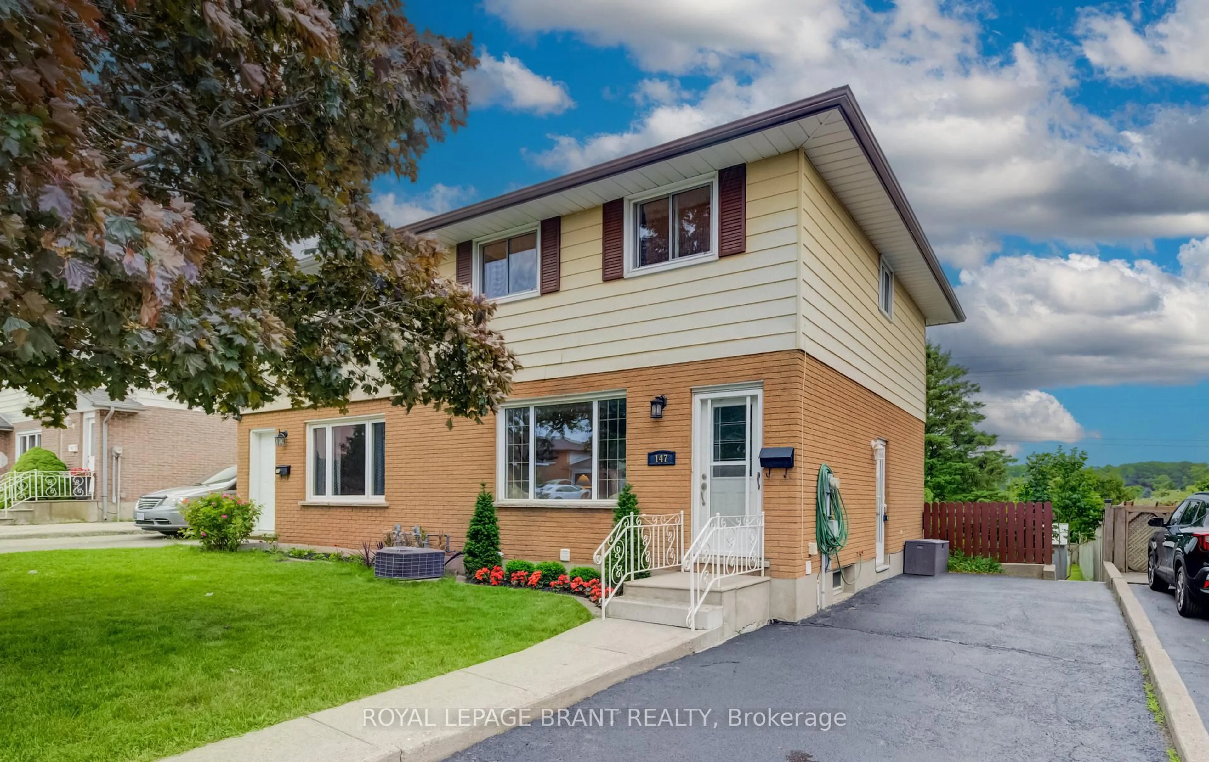 Home with brick exterior material, street for 147 Moffat Dr, Cambridge Ontario N1R 6C1
