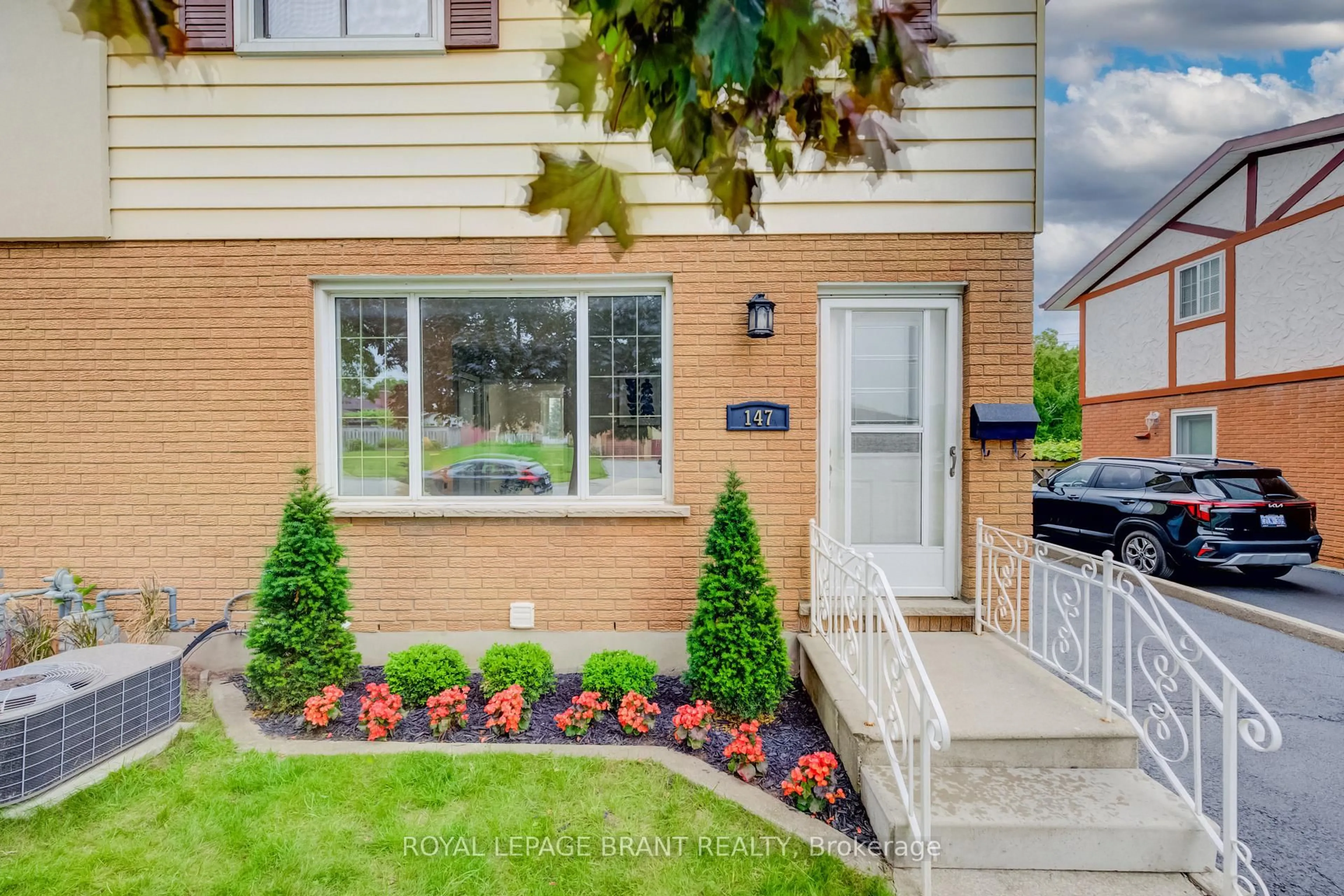 Home with brick exterior material, street for 147 Moffat Dr, Cambridge Ontario N1R 6C1