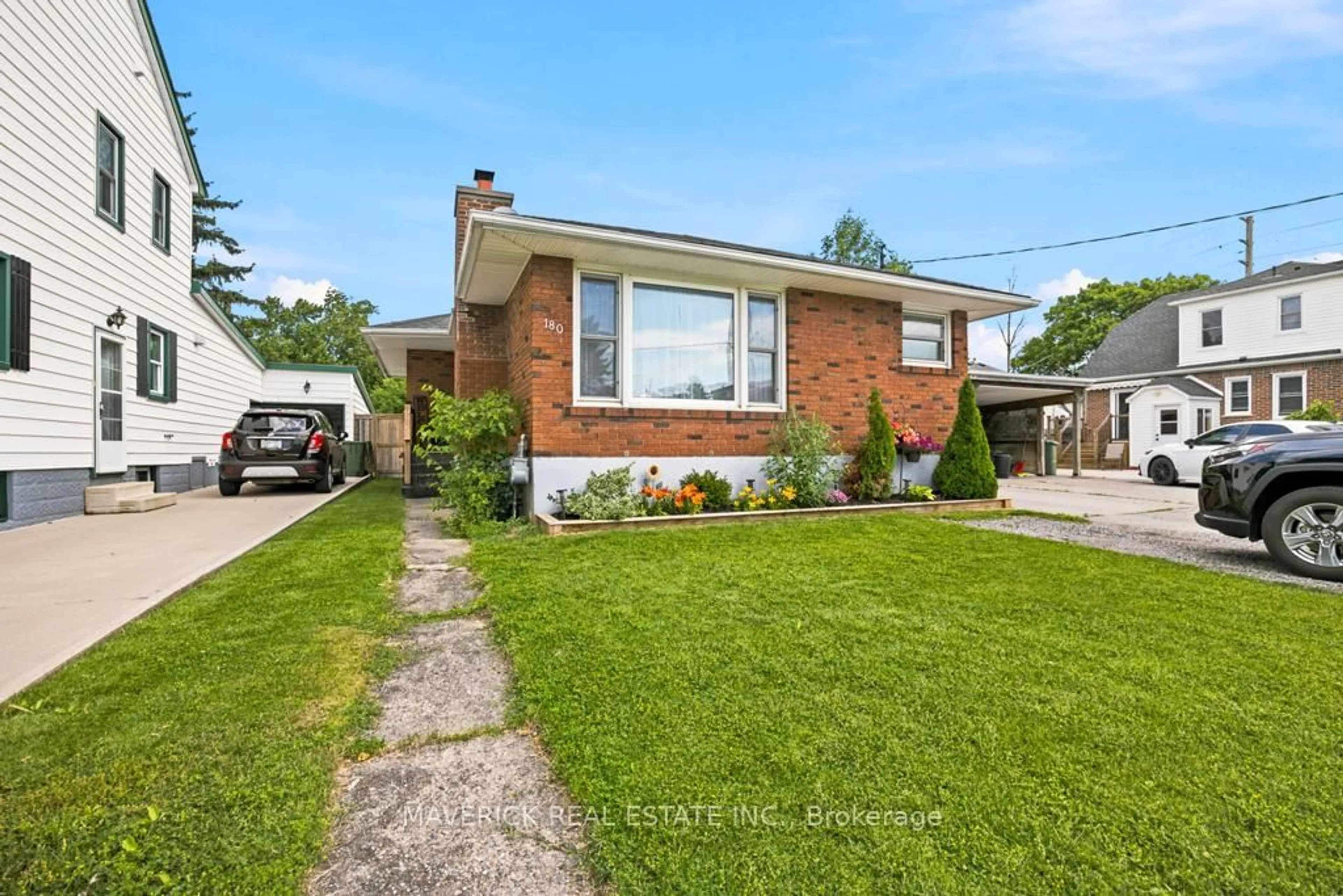 Home with brick exterior material, street for 180 FOREST Ave, St. Thomas Ontario N5R 2K9