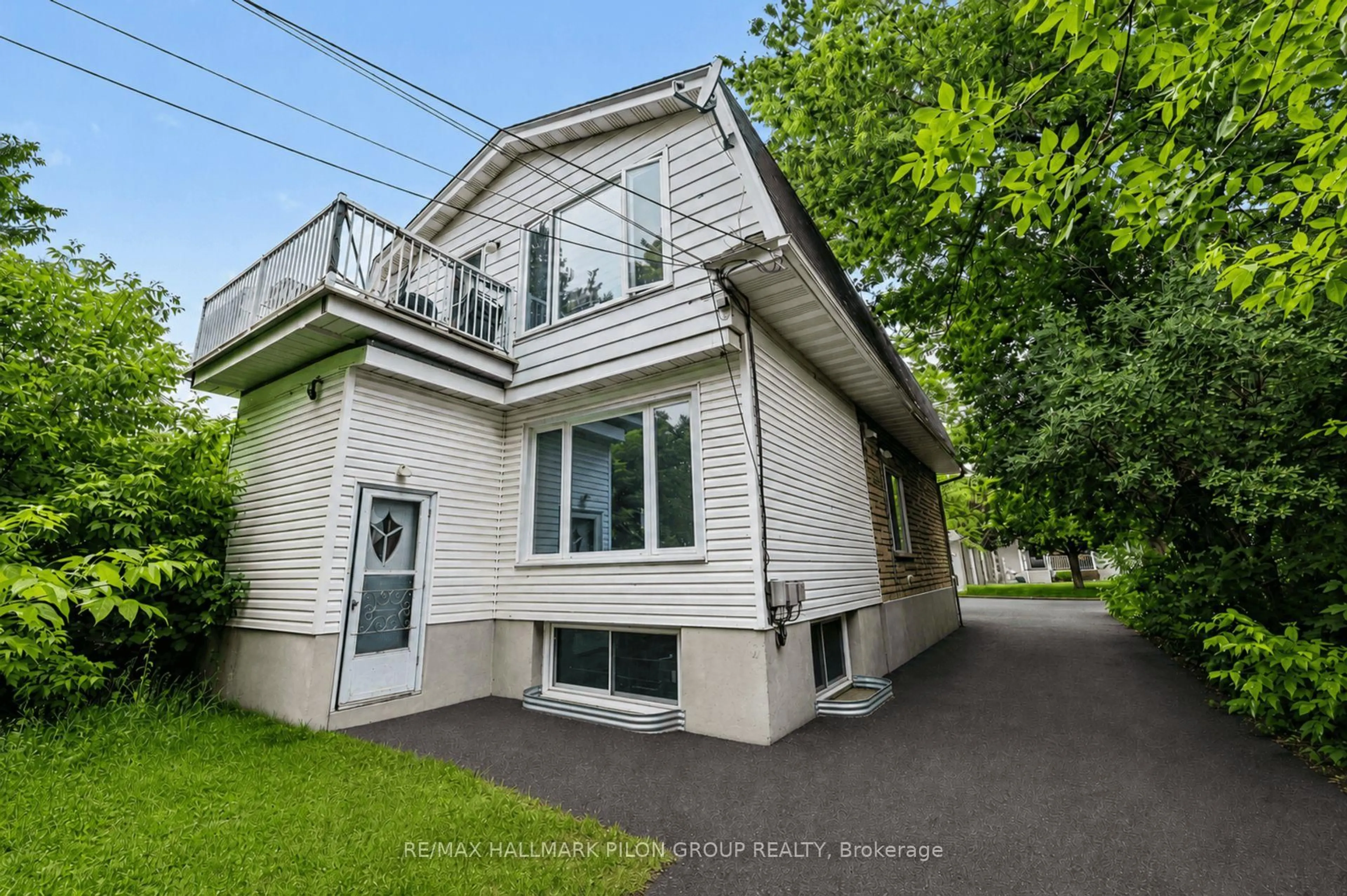 Unknown for 528 Guy St, Ottawa Ontario K1K 1B9