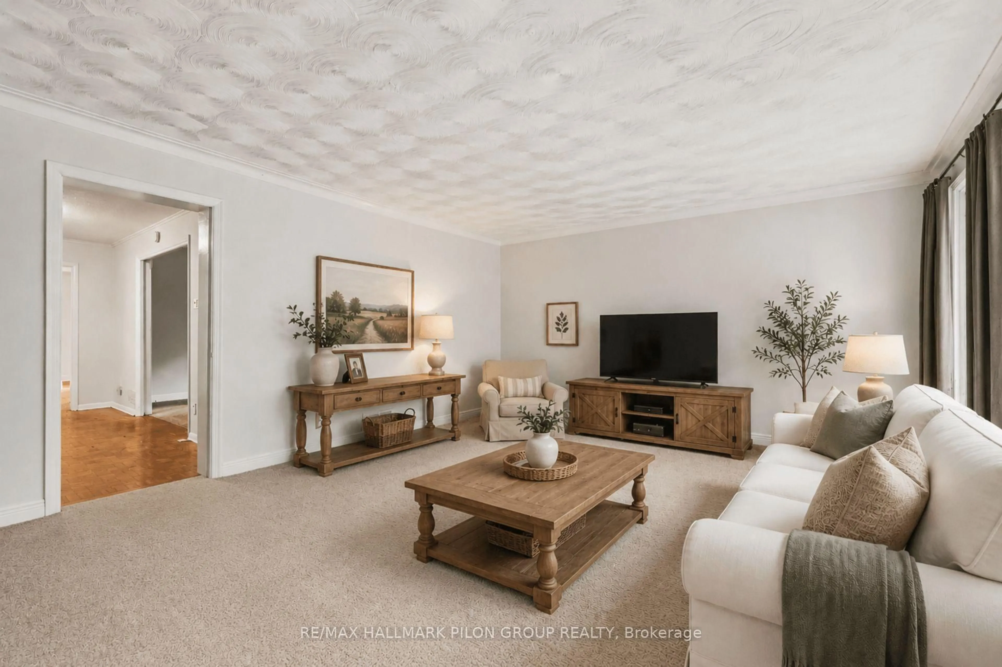 Living room with furniture, unknown for 528 Guy St, Ottawa Ontario K1K 1B9