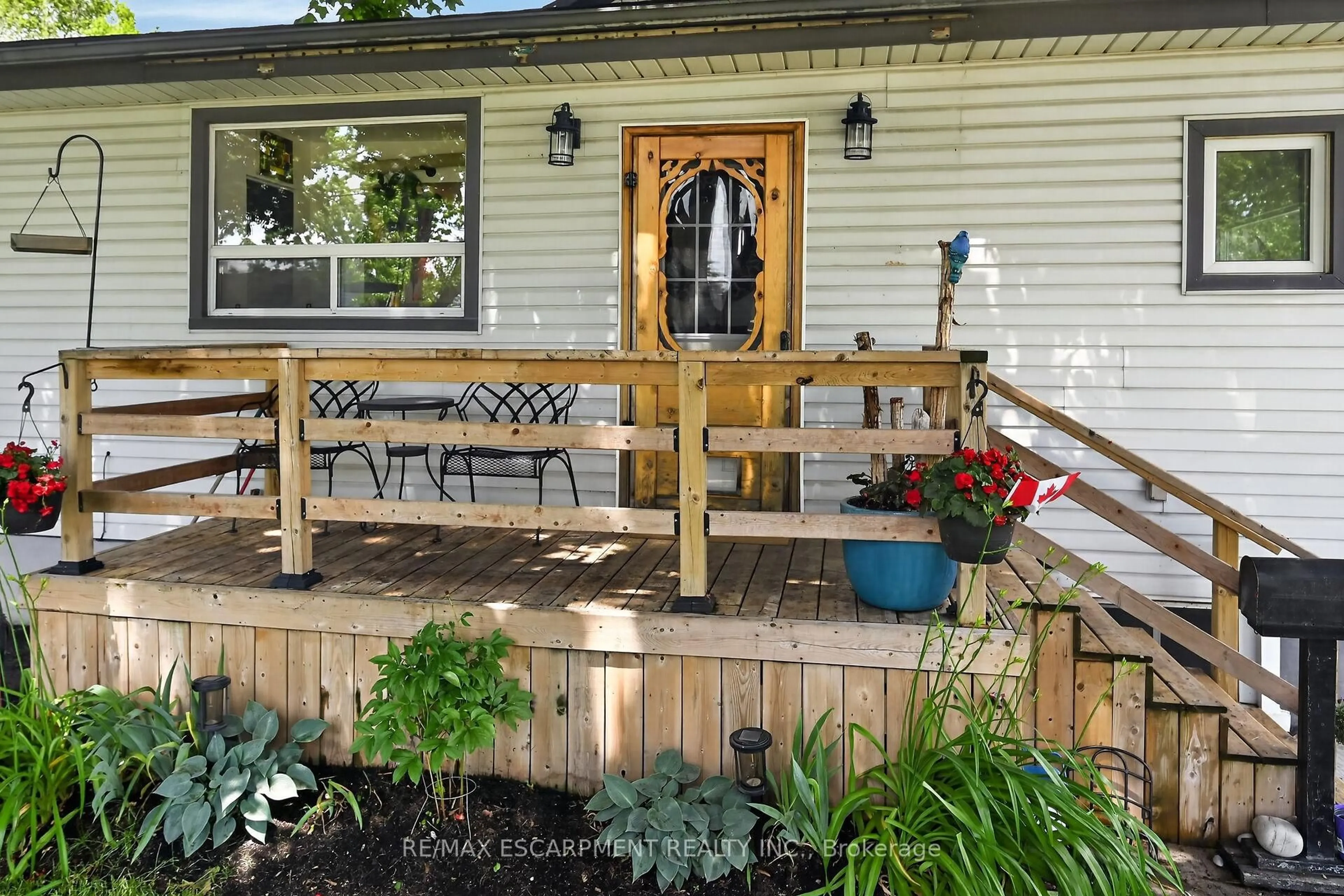 Patio, unknown for 331 Guelph St, Hamilton Ontario L8H 3C6