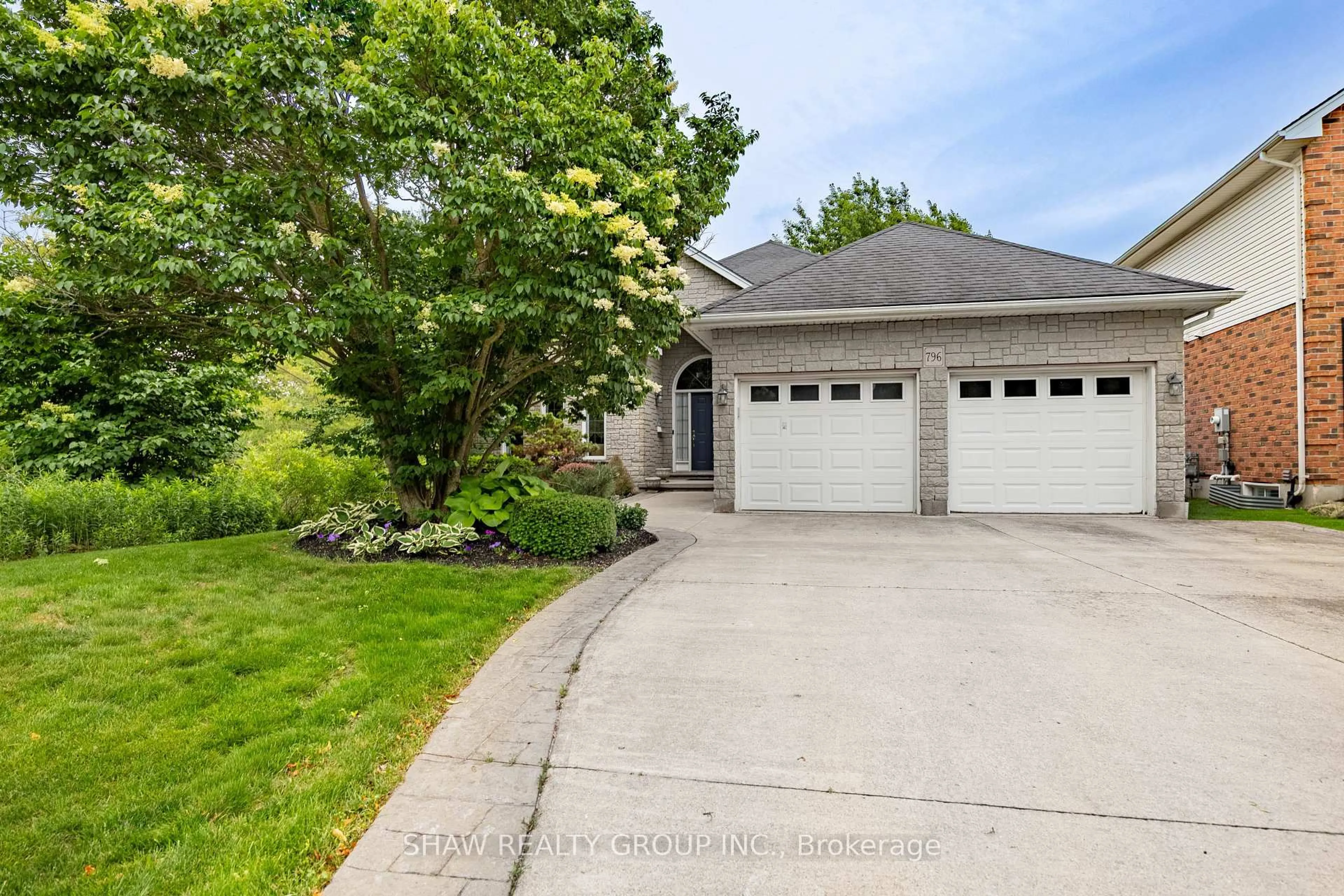 Unknown for 796 Springbank Ave, Woodstock Ontario N4T 1T5