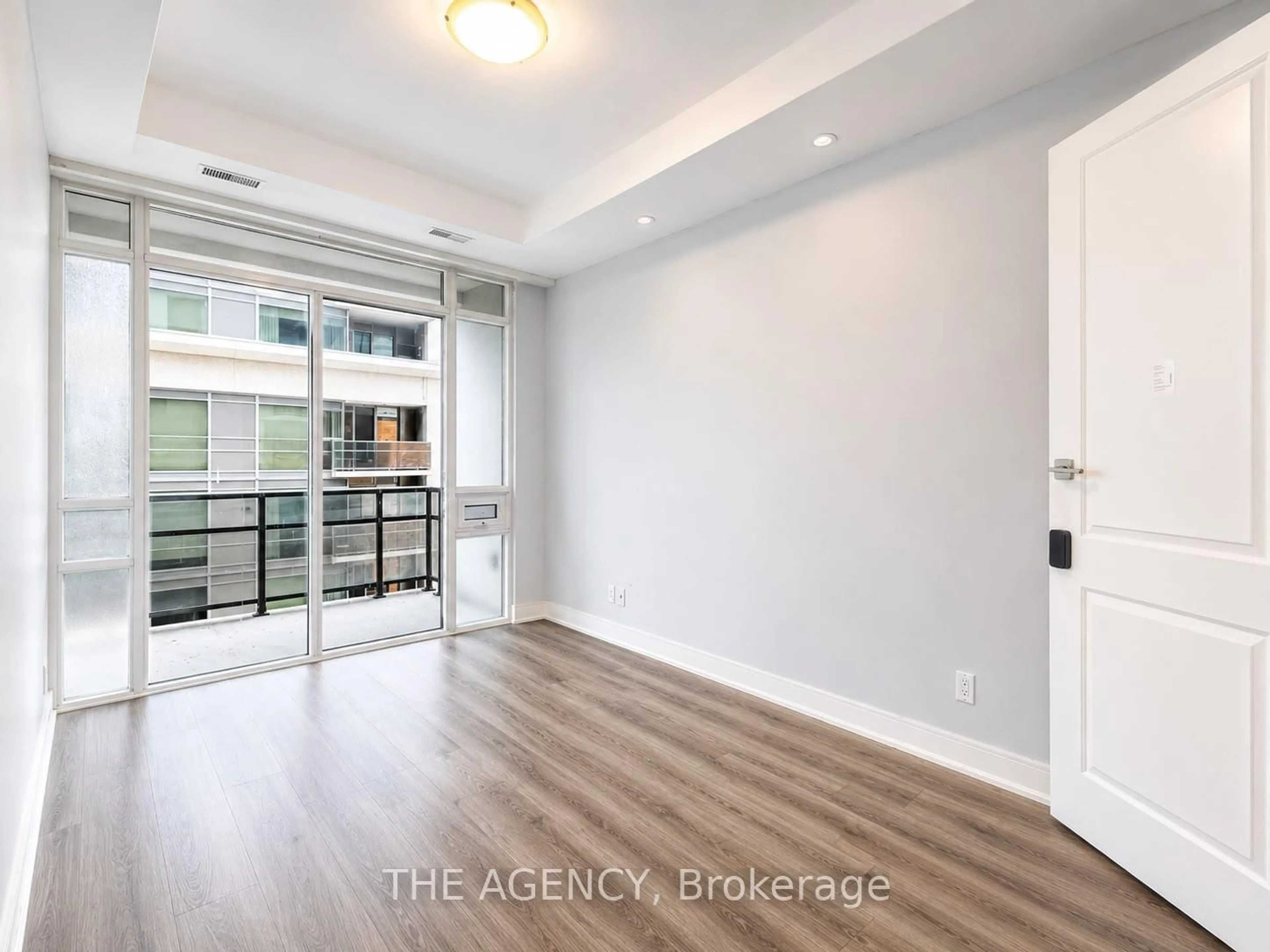 A pic of a room for 150 Main St #715, Hamilton Ontario L8P 1H8