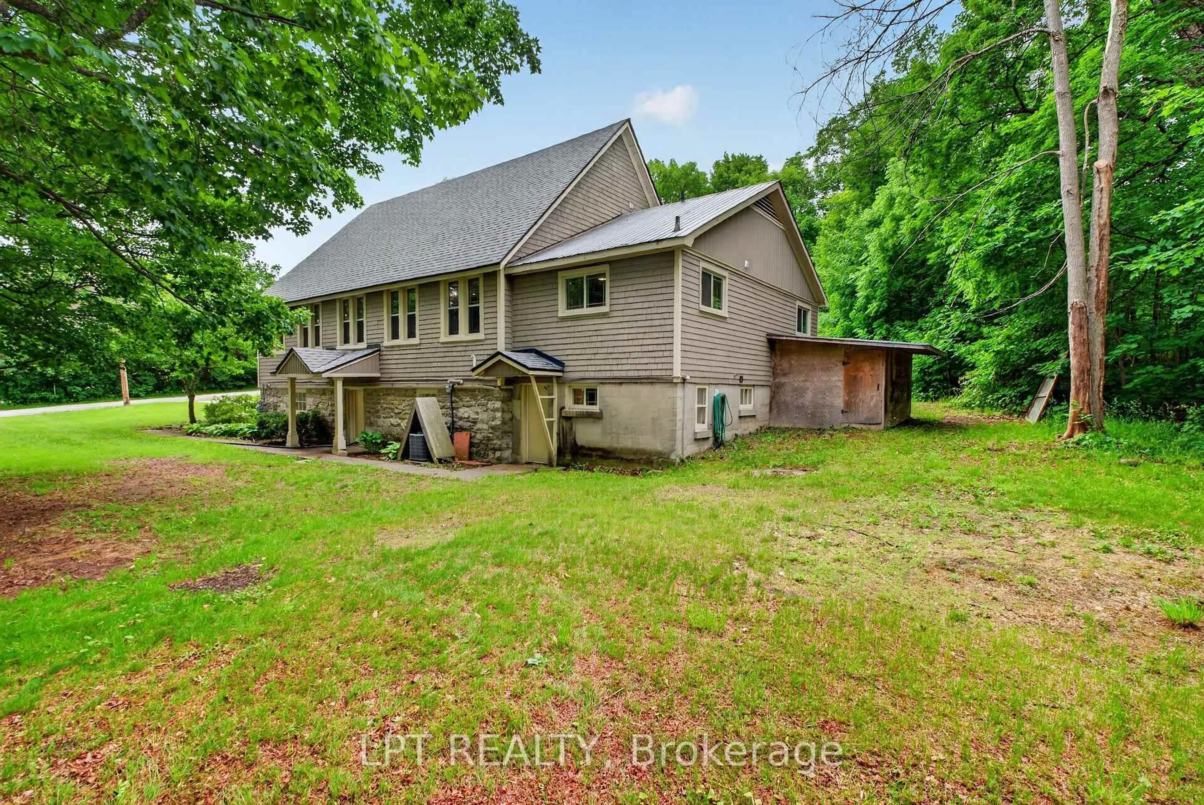 A pic from outside/outdoor area/front of a property/back of a property/a pic from drone, unknown for 26 Charbonneau St, Braeside Ontario K0A 1G0
