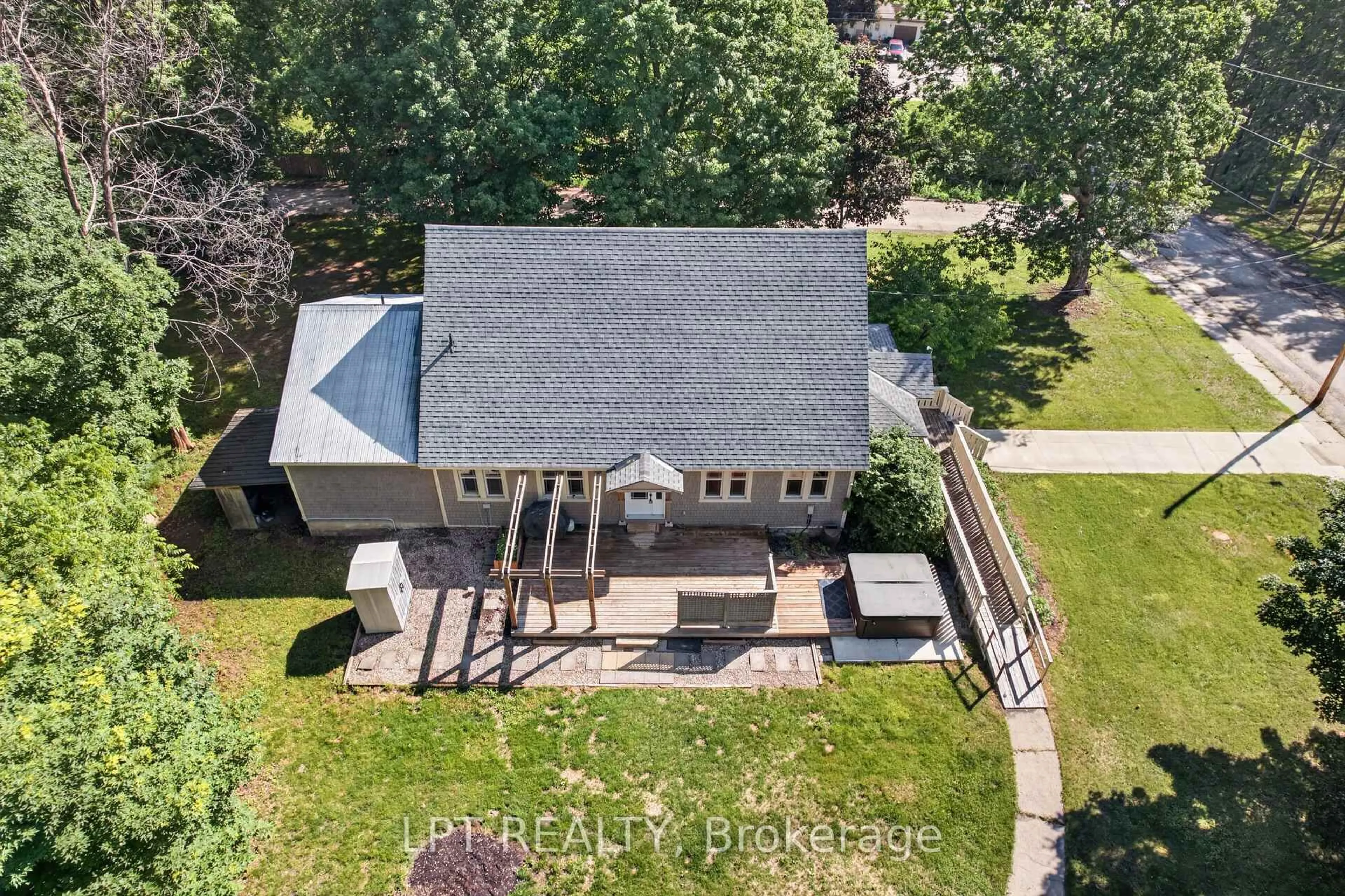 A pic from outside/outdoor area/front of a property/back of a property/a pic from drone, building for 26 Charbonneau St, Braeside Ontario K0A 1G0