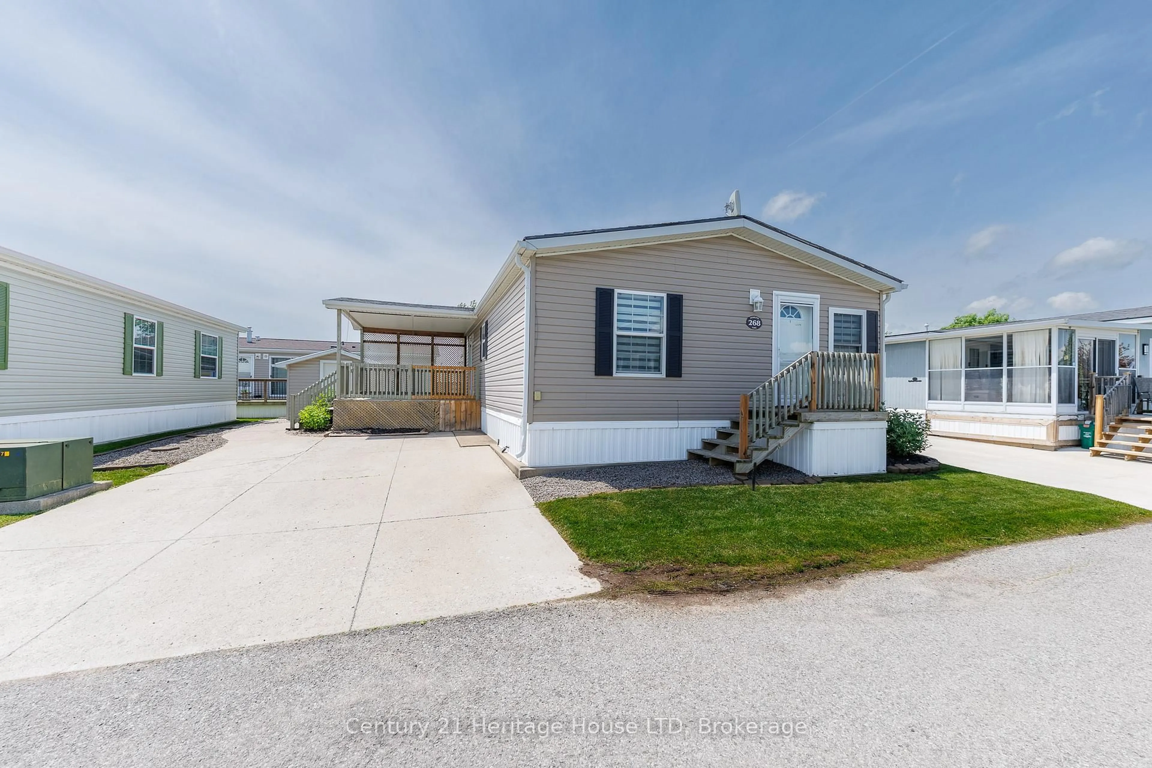 Home with vinyl exterior material, unknown for 3033 Townline Rd #268, Fort Erie Ontario L0S 1S1
