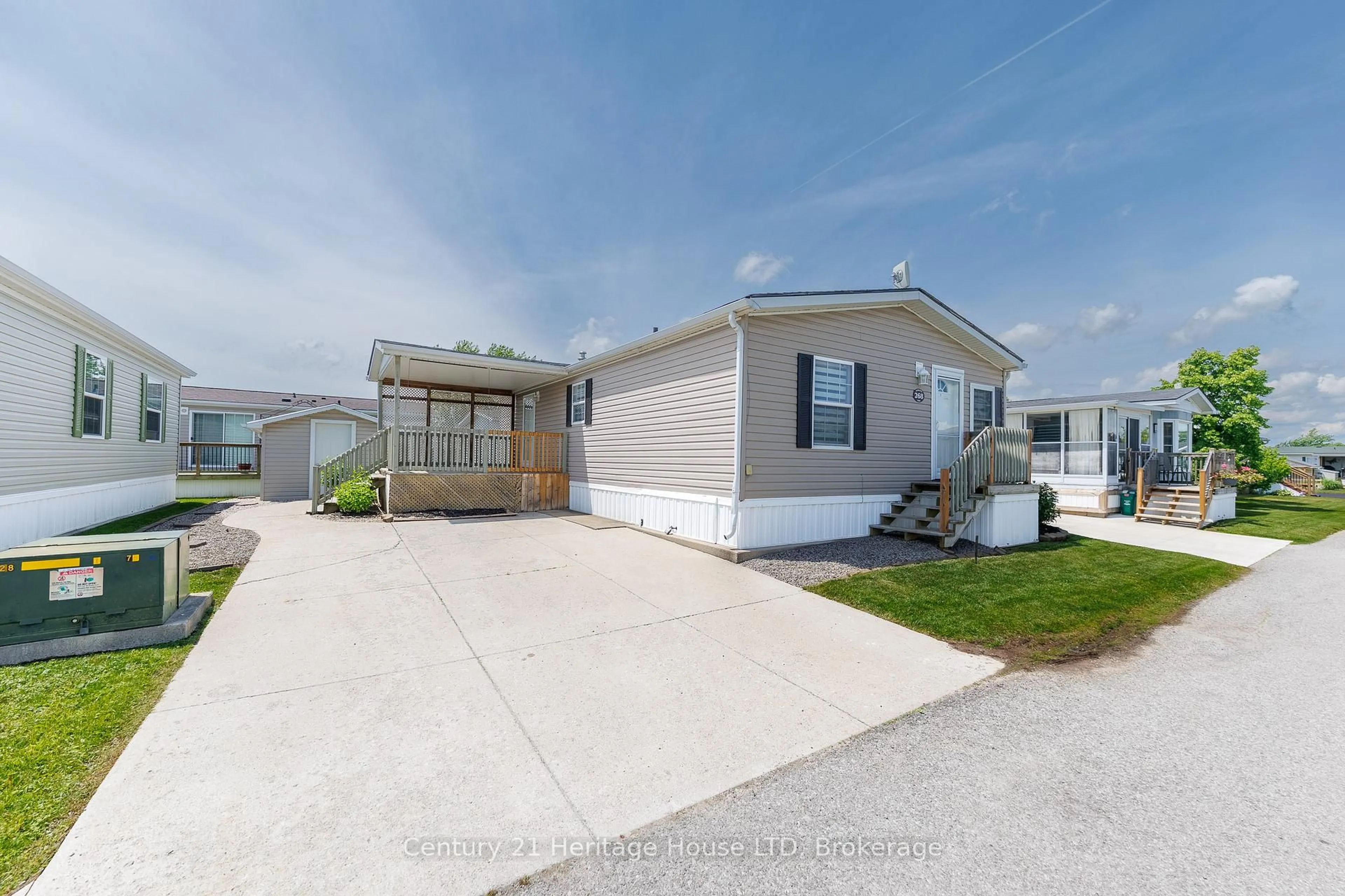 Home with vinyl exterior material, street for 3033 Townline Rd #268, Fort Erie Ontario L0S 1S1