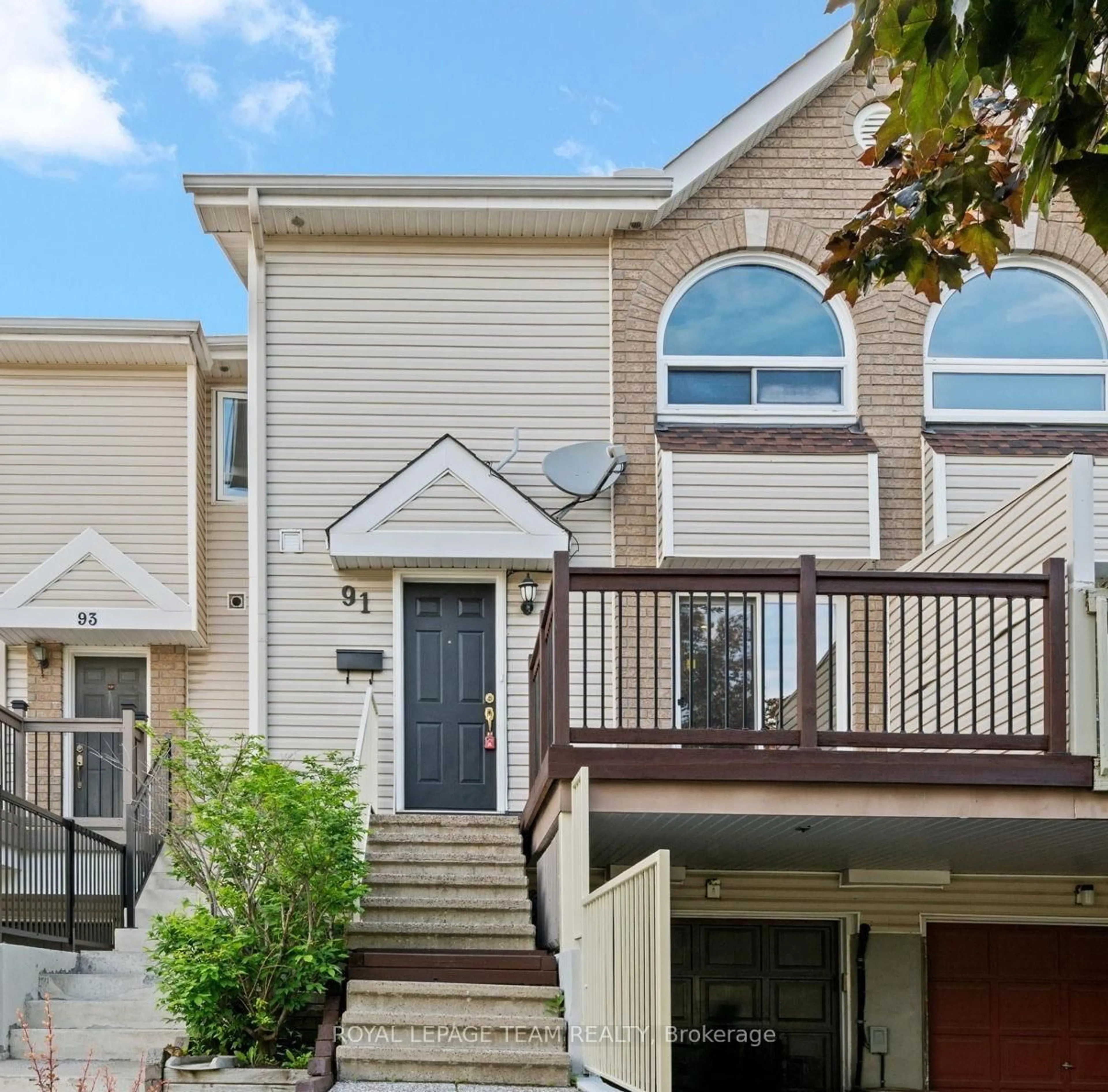Home with vinyl exterior material, street for 91 Thornbury Cres, Ottawa Ontario K2G 6C4