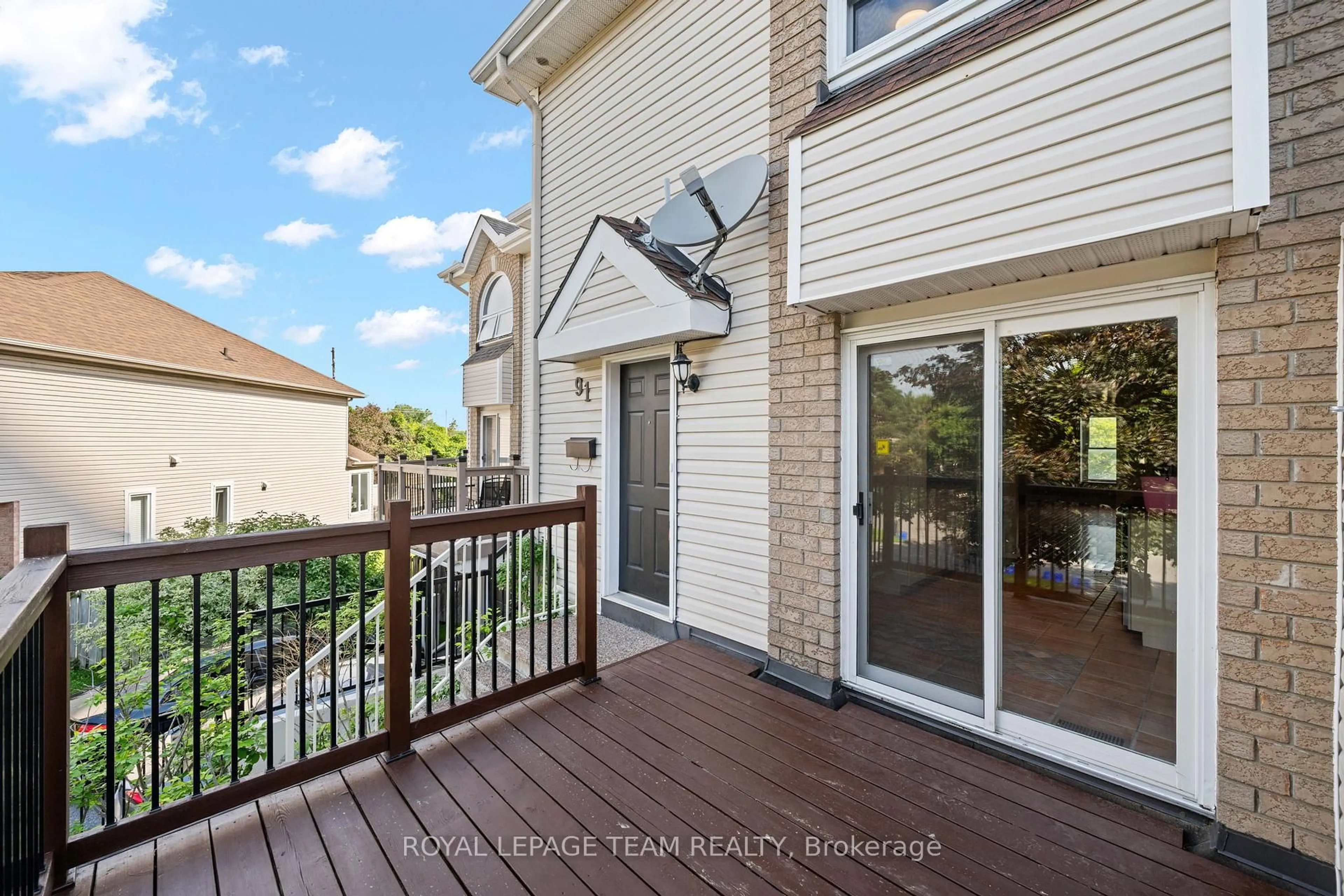Patio, street for 91 Thornbury Cres, Ottawa Ontario K2G 6C4