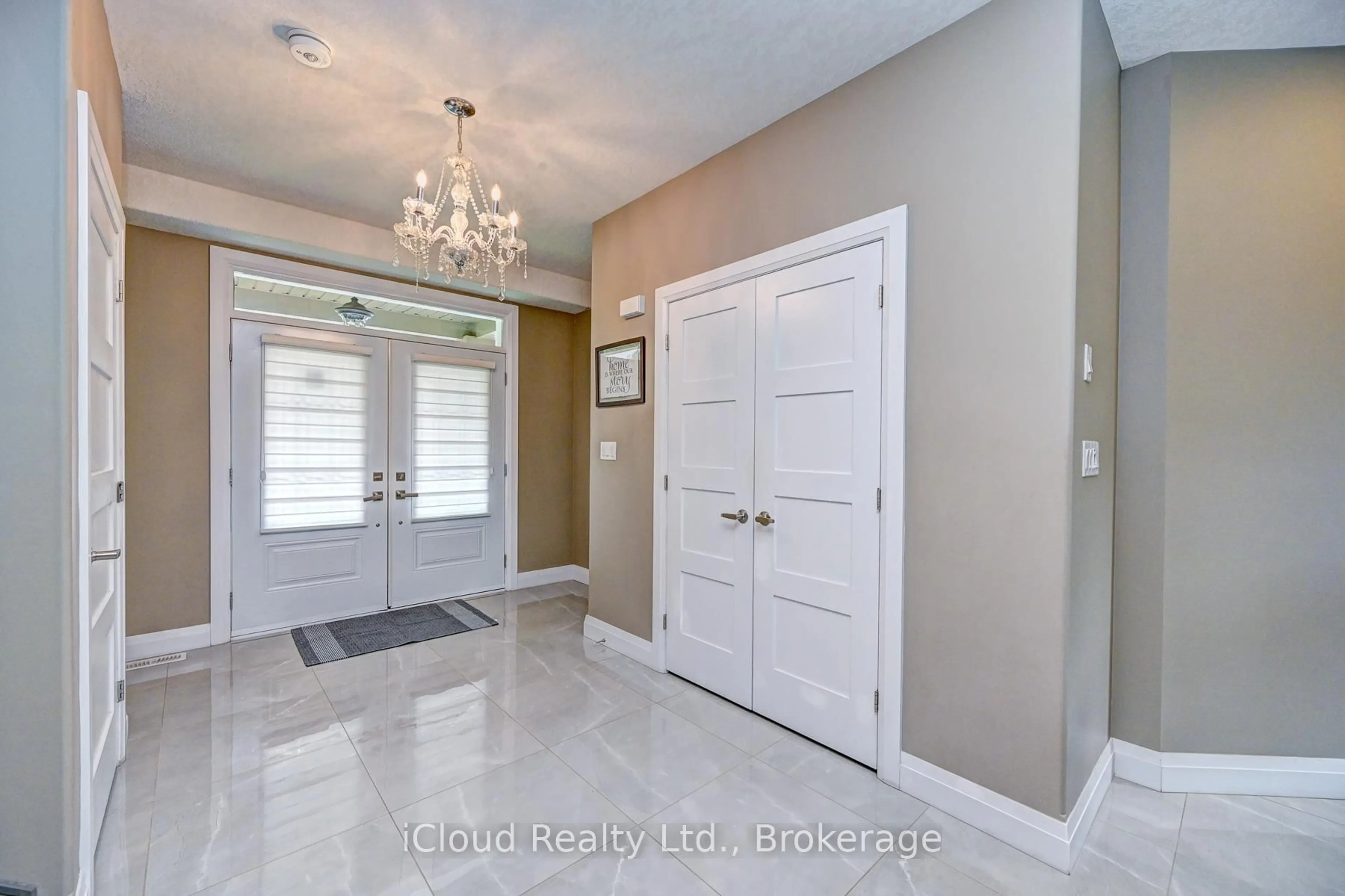 Indoor entryway for 65 Arkell Rd, Guelph Ontario N1L 1G9