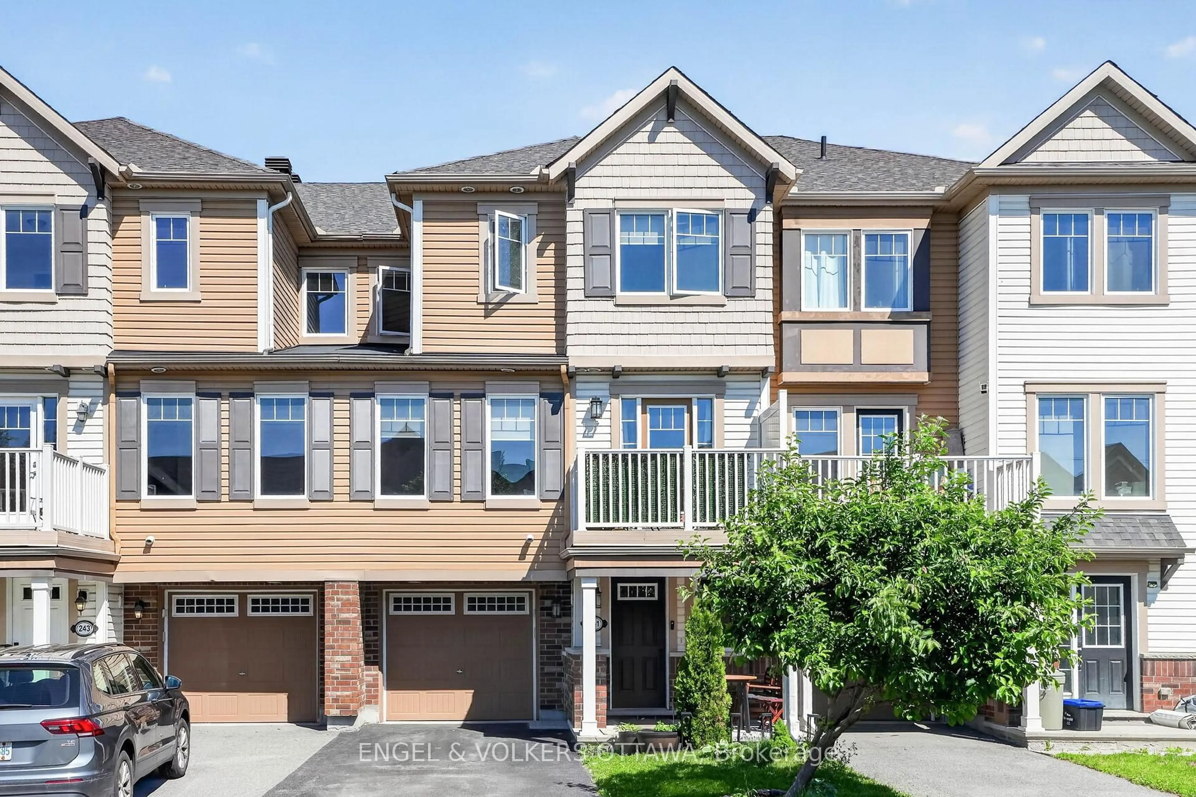 Unknown for 241 Par-La-Ville Circ, Ottawa Ontario K2S 0T6