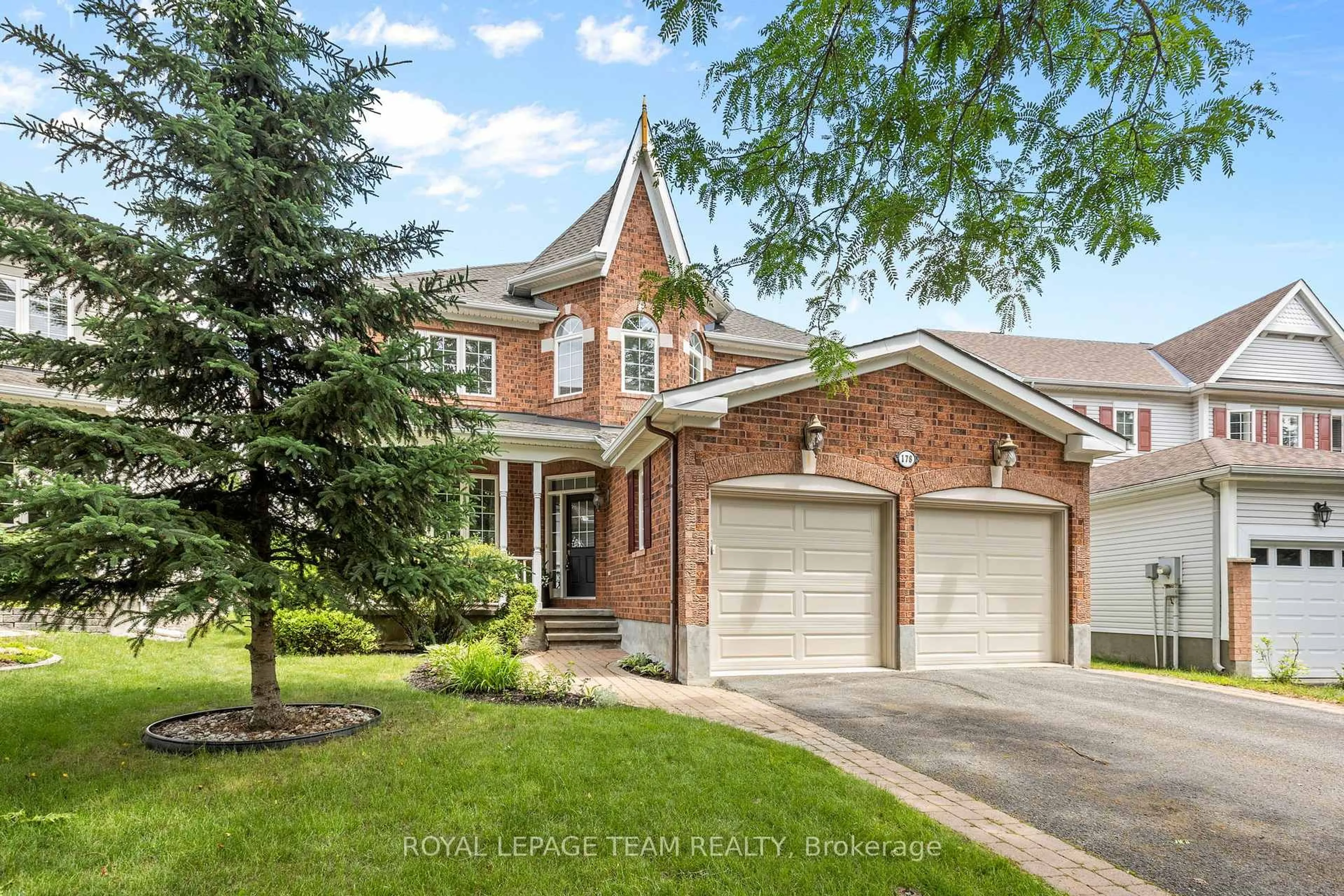 Home with brick exterior material, street for 178 Hemlo Cres, Ottawa Ontario K2T 1E5