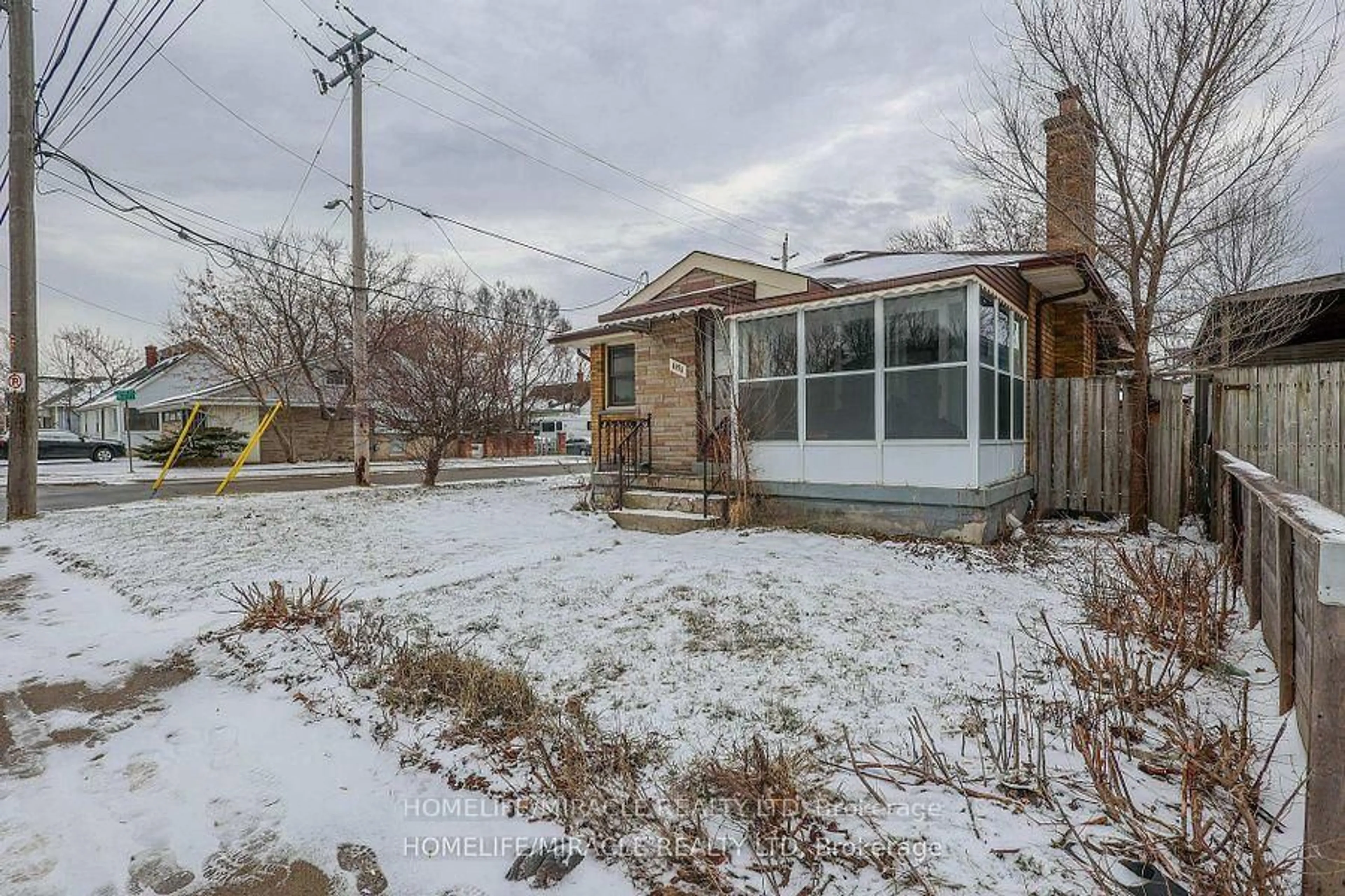 Unknown for 1171 Oxford St, London East Ontario N5Y 3L7