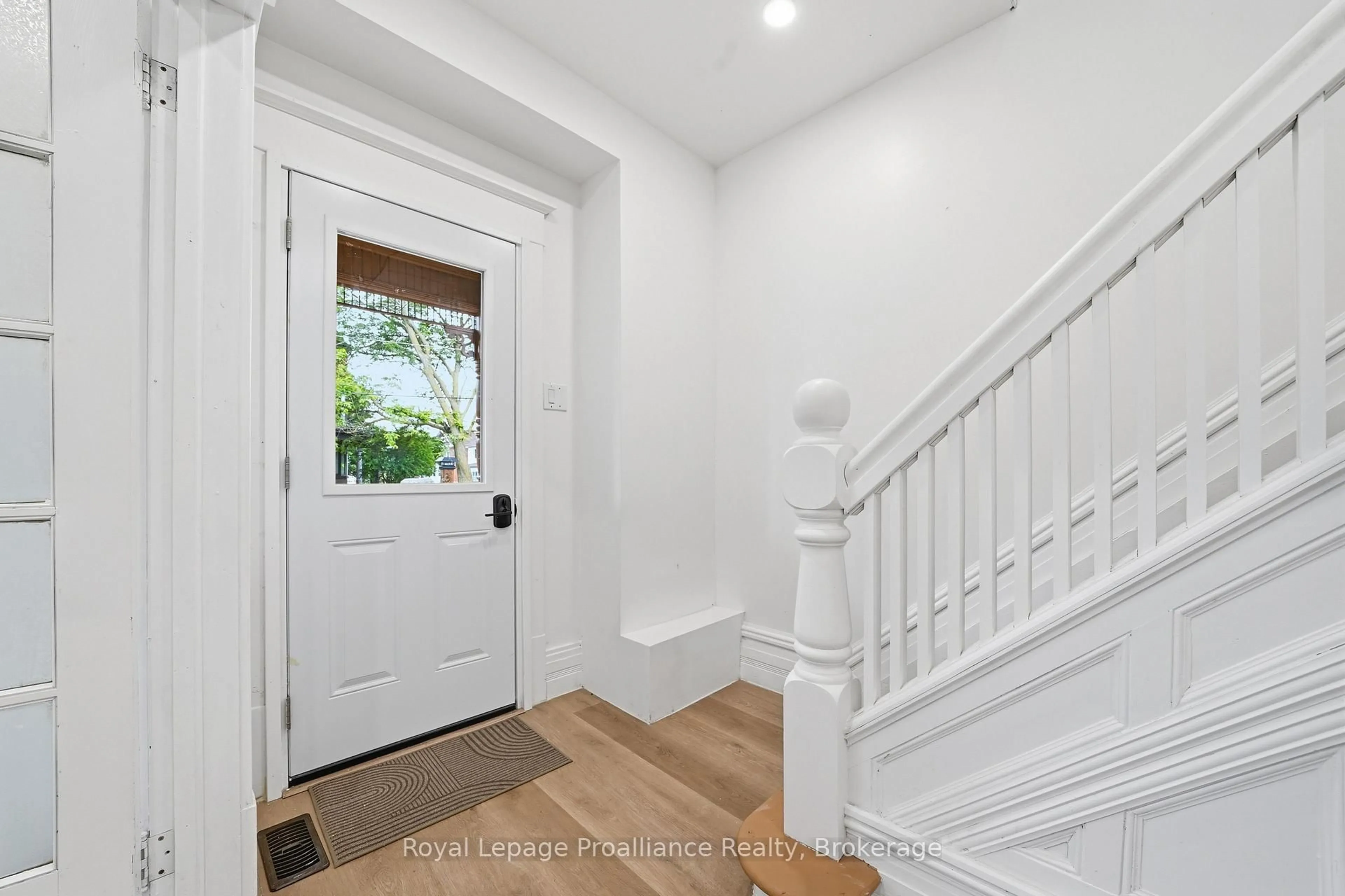 Indoor entryway for 79 Bridge St, Belleville Ontario K8P 1J4