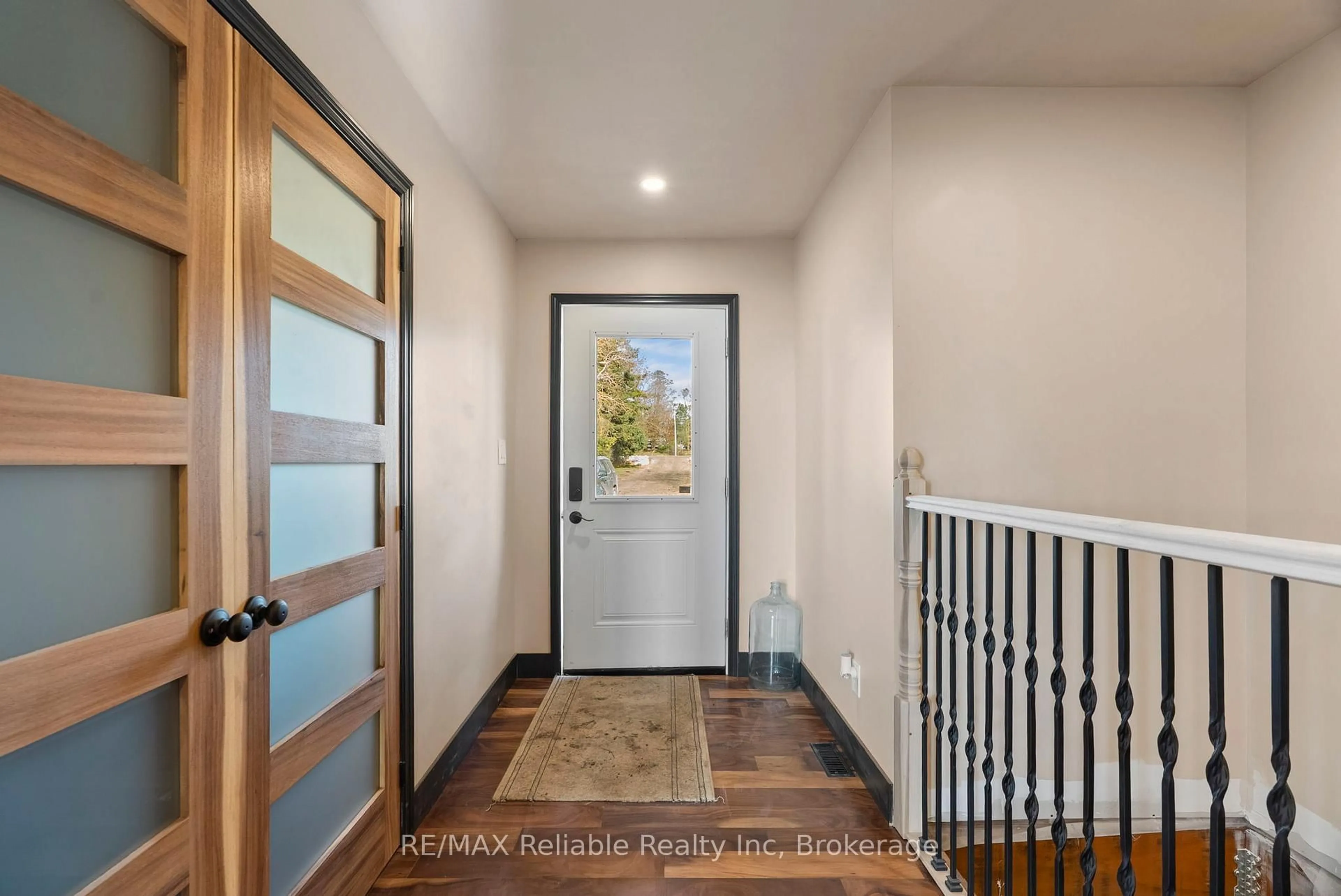 Indoor entryway for 43841 Cranbrook Rd, Huron East Ontario N0G 1H0